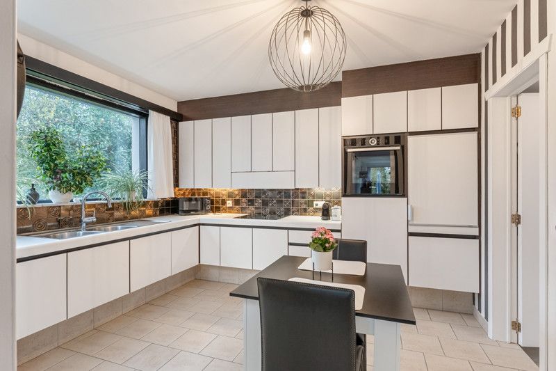 Eigentijdse woning met tuin op 4are 90ca gelegen in het centrum van Kortenaken foto 14