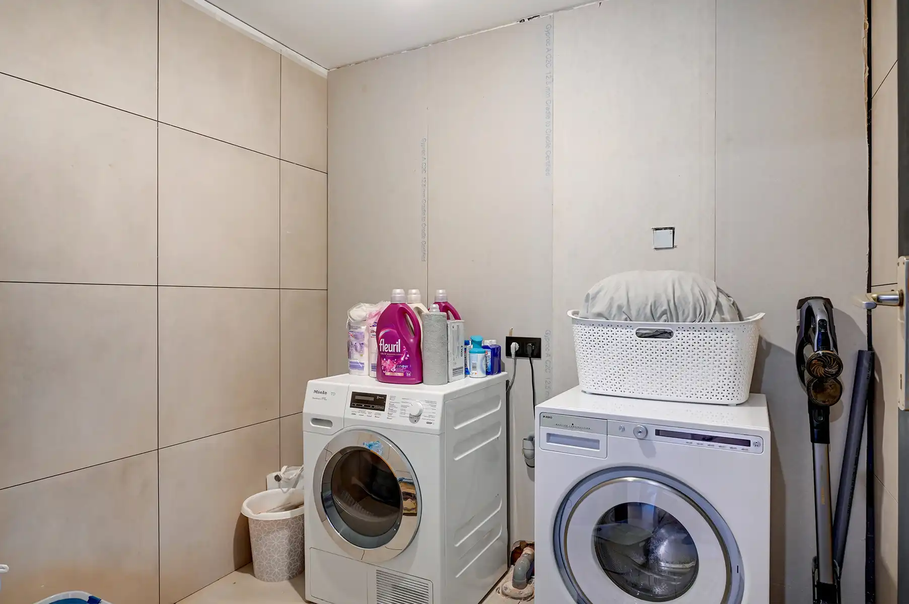 Instapklare, gerenoveerde woning (165 m²) met 2 slaapkamers (mogelijkheid tot 3), veranda en dubbele garage. foto 13
