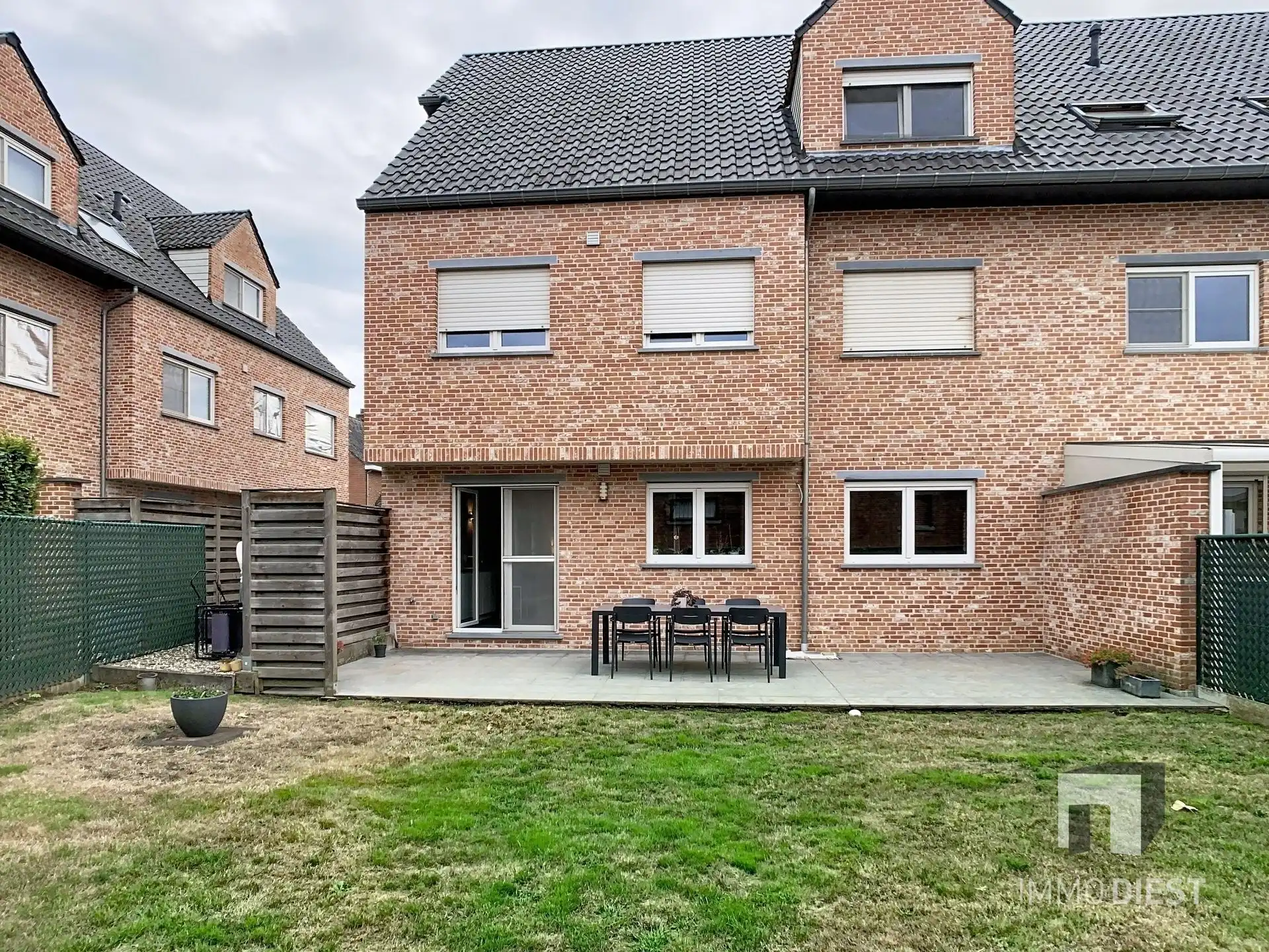 Gelijkvloers app - 2 slpk - tuin - garage - berging foto 8