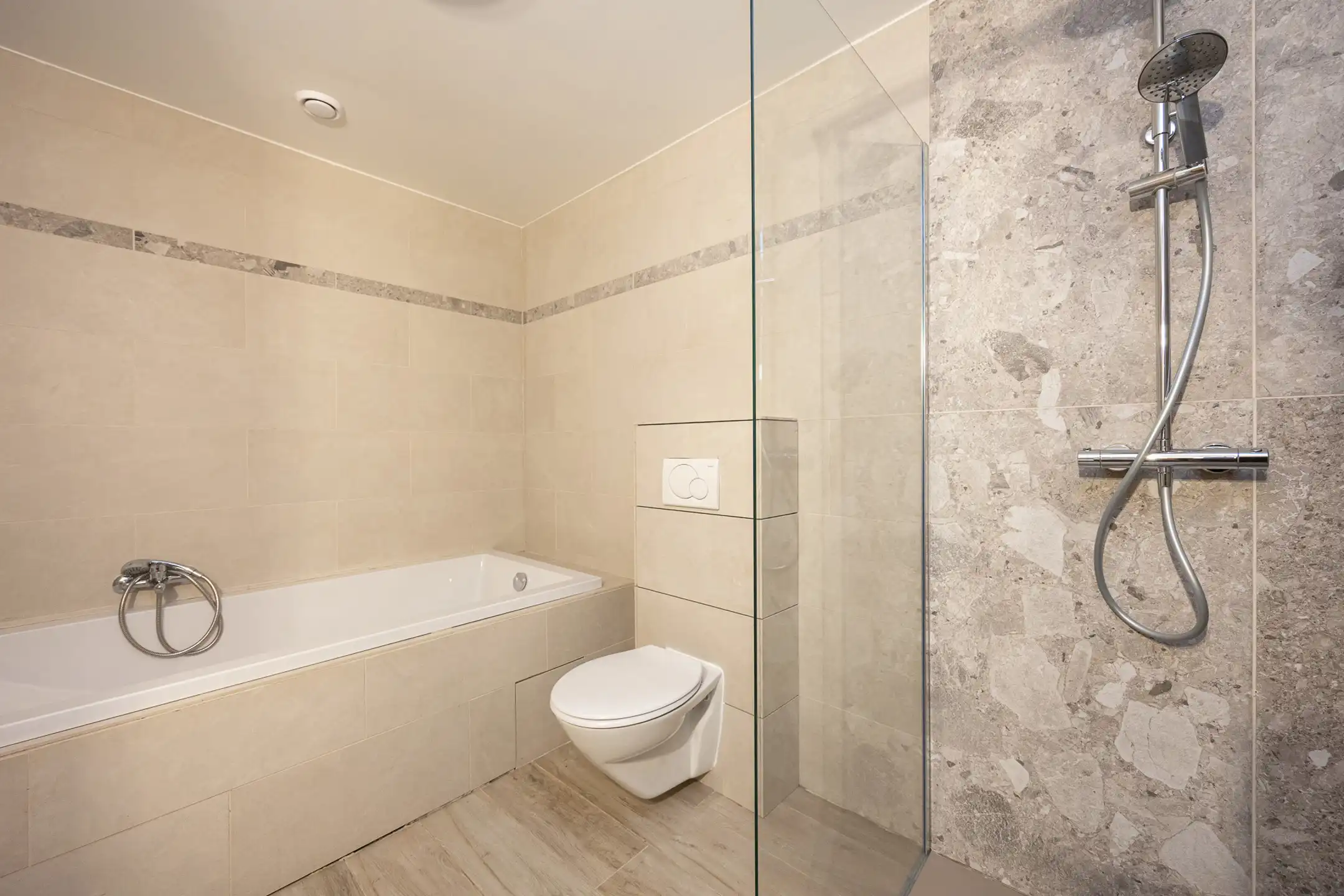 Gerenoveerde instapklare woning op unieke locatie te Beerse foto 8