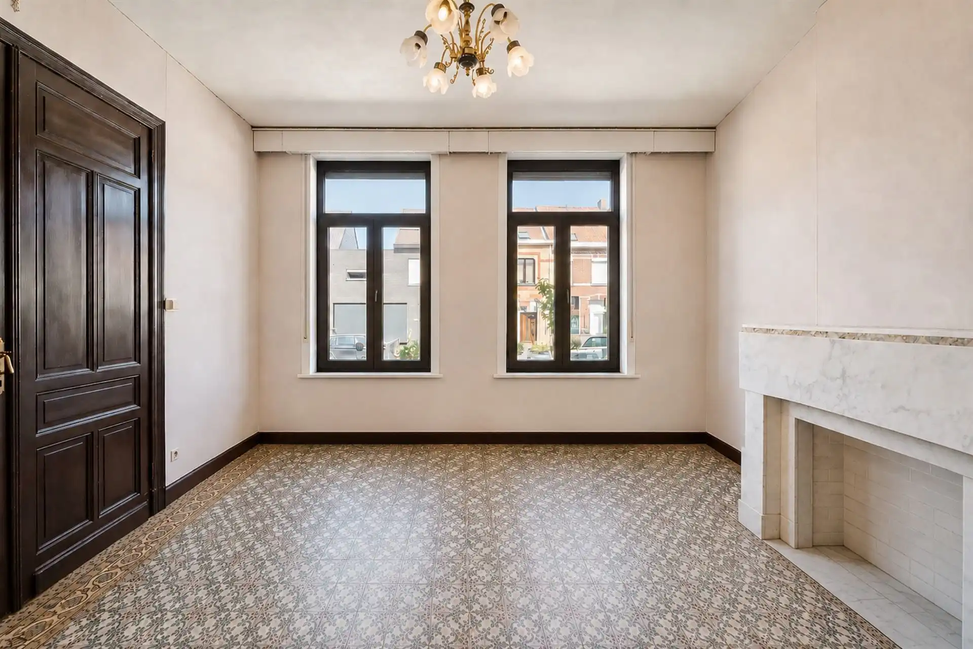 Karaktervolle woning met 3 slpk & tuin - veel potentieel! foto 3