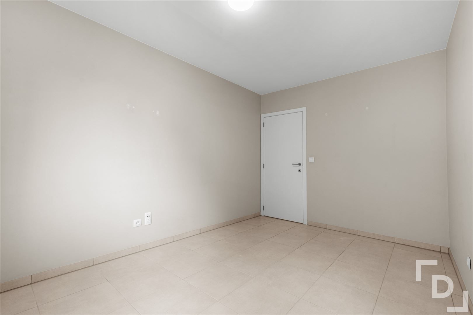 Lichtrijk appartement aan de stadsrand van Ieper. foto 11