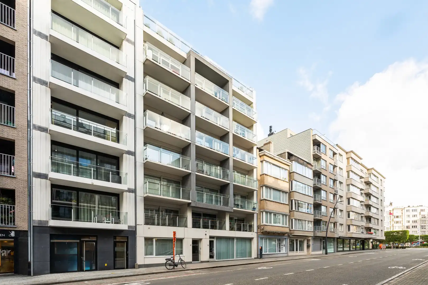 Instapklaar gelijkvloers appartement met ruim terras foto 2