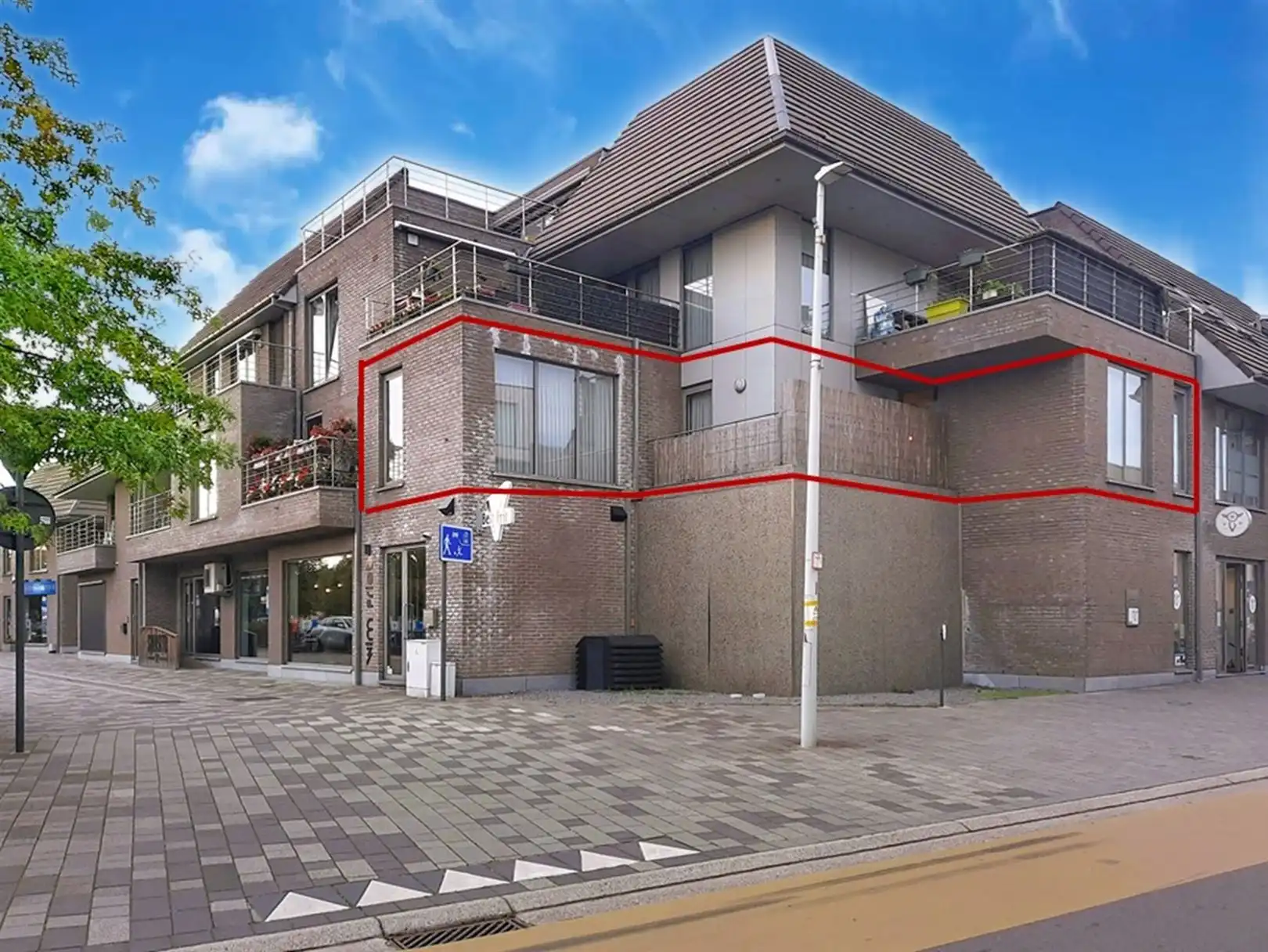 appartement met 3 slaapkamers en 131m² aan huiselijk gevoel foto {{pictureIndex}}
