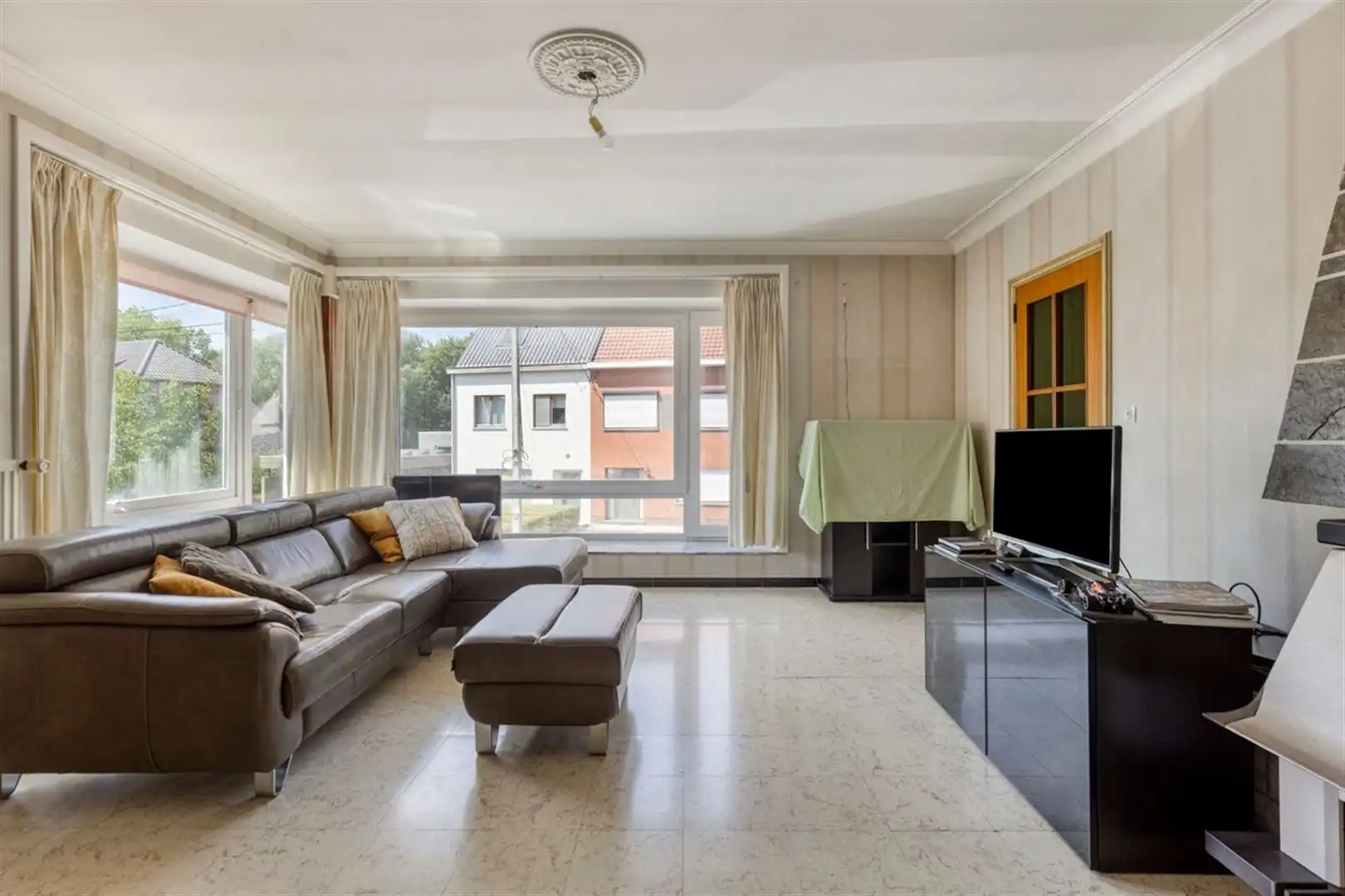Mooi gelegen te renoveren woning op de Wolvenberg foto 8