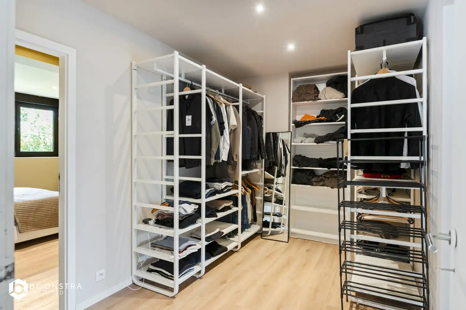 Instapklare woning met 4 slpkrs in hartje Edegem foto 14
