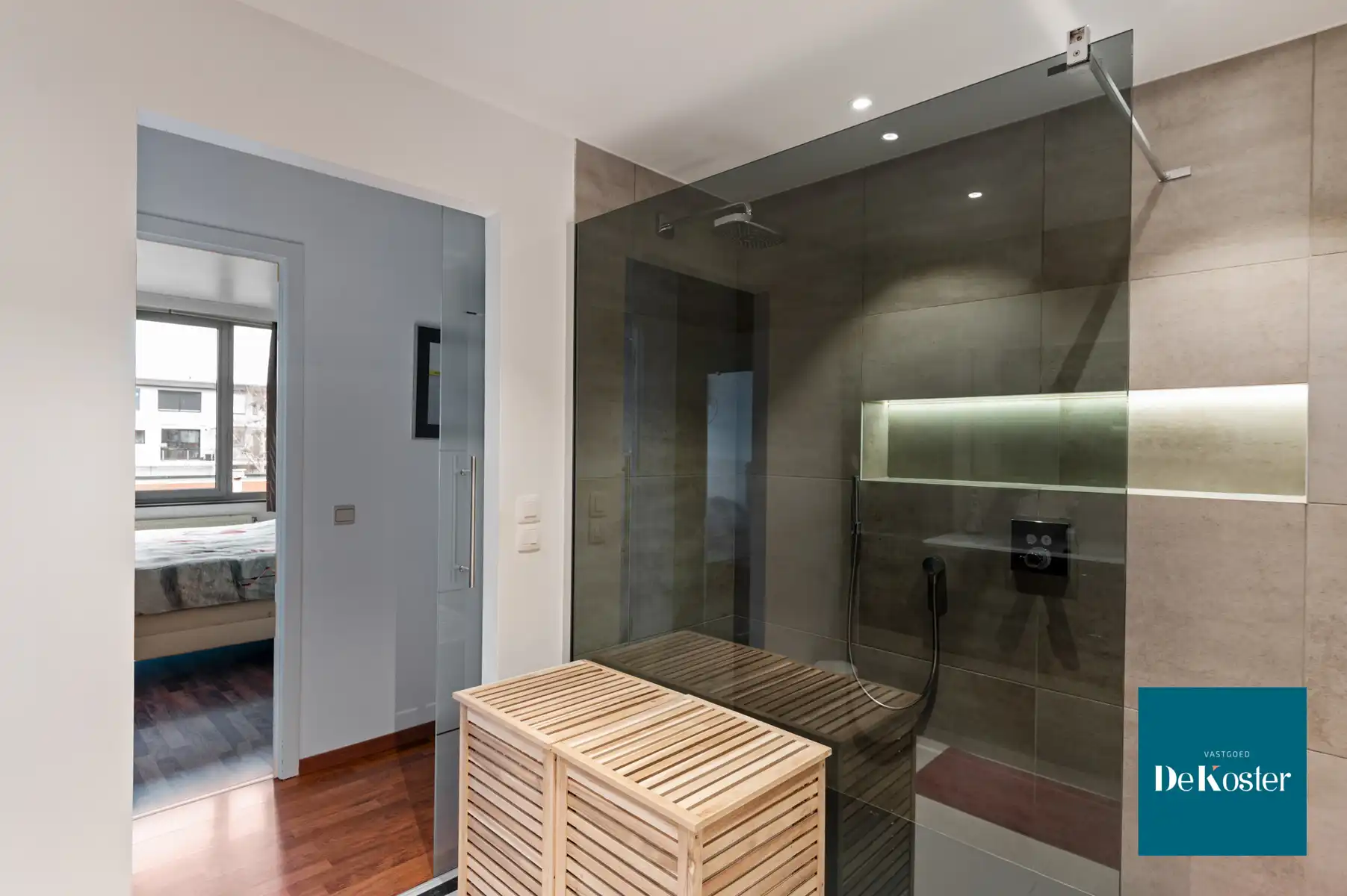 Stijlvol duplexappartement met ruim terras en garage foto 13