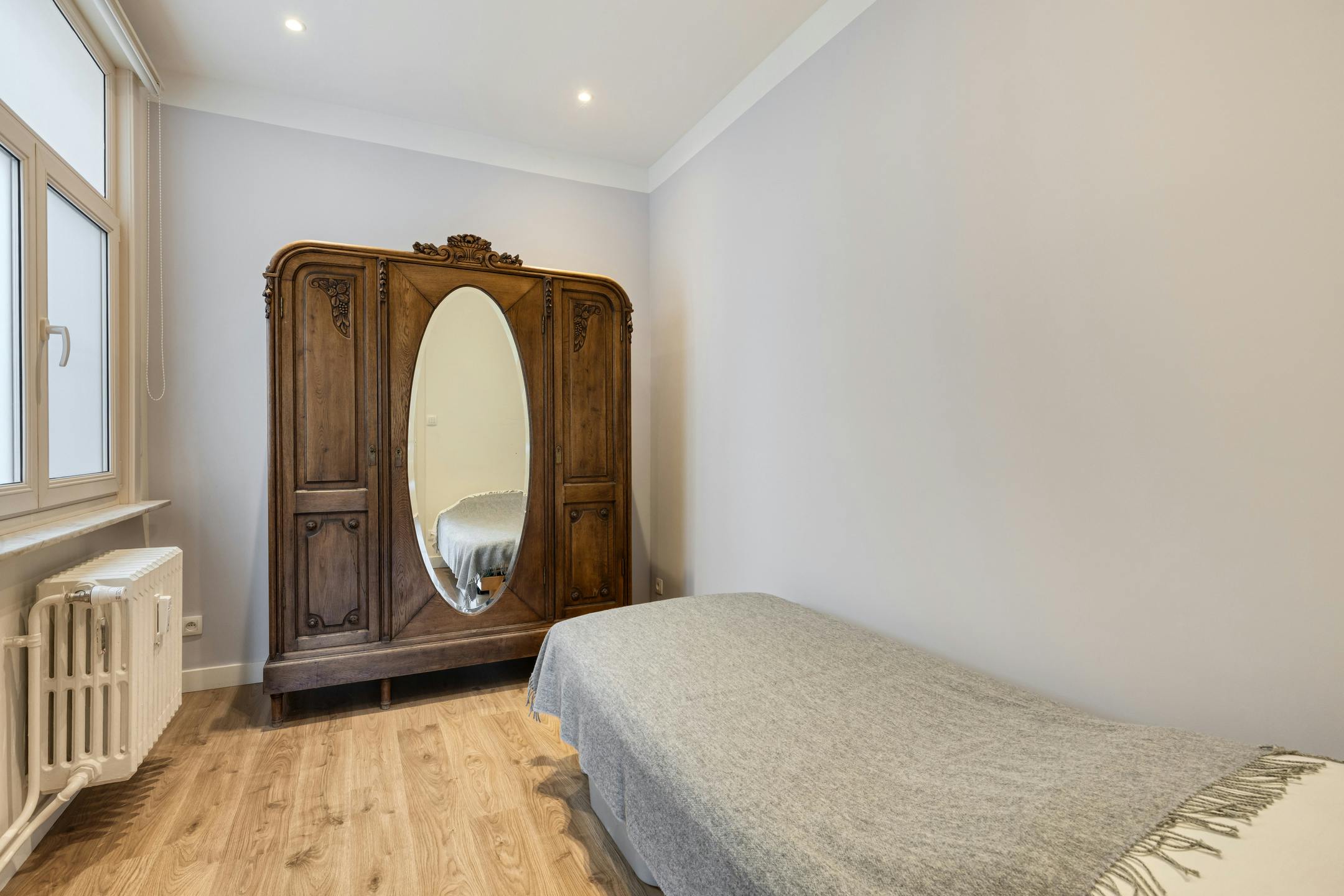 Instapklaar appartement met drie slaapkamers te koop in Berchem foto 8