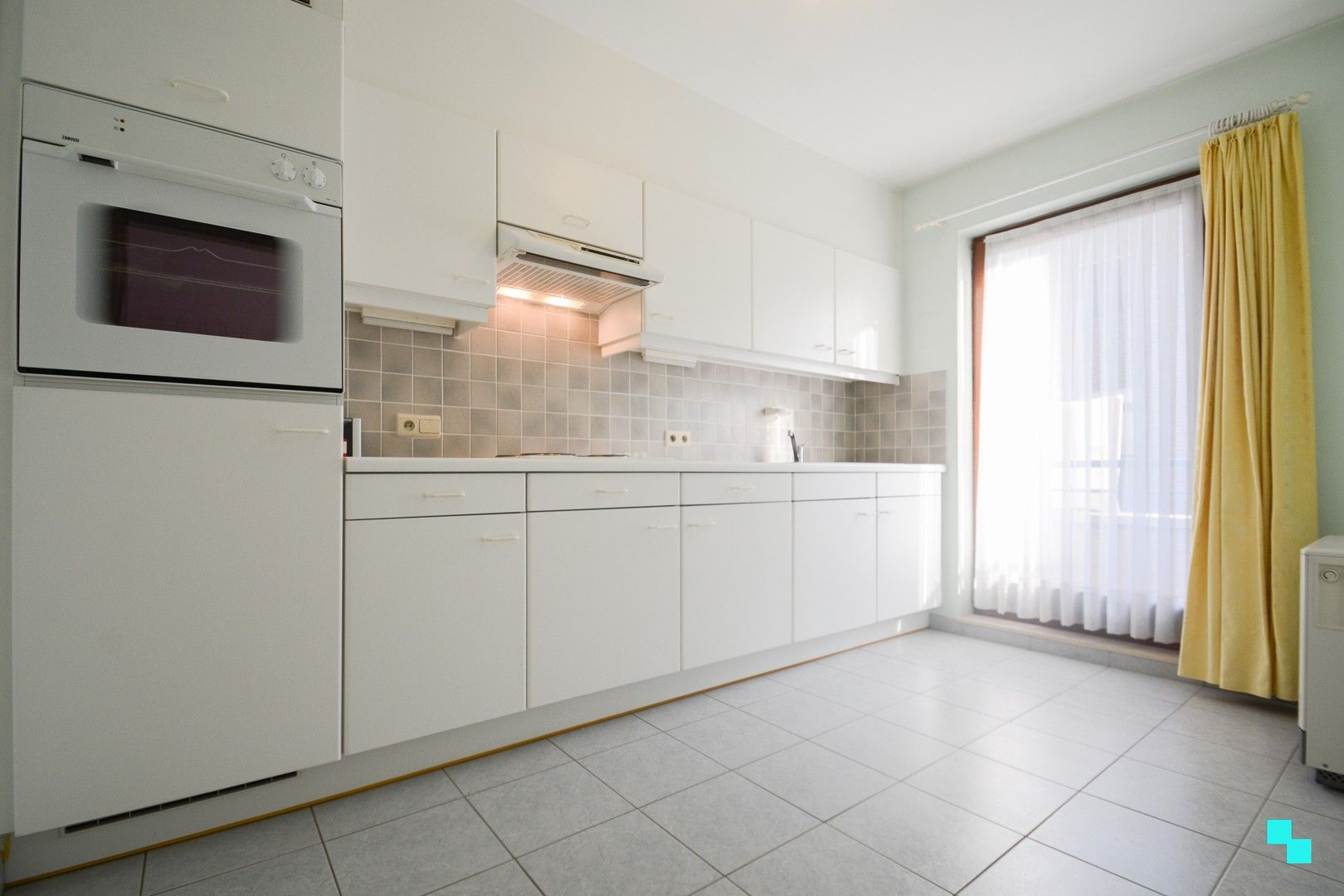 Centraal gelegen instapklaar appartement met groenzicht te Izegem foto 6