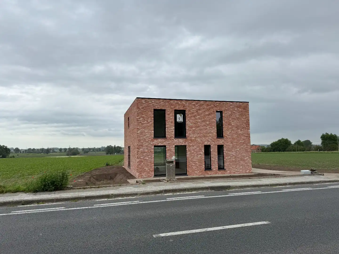 Nieuwbouwwoning met 4 slaapkamers, carport en tuin foto 18
