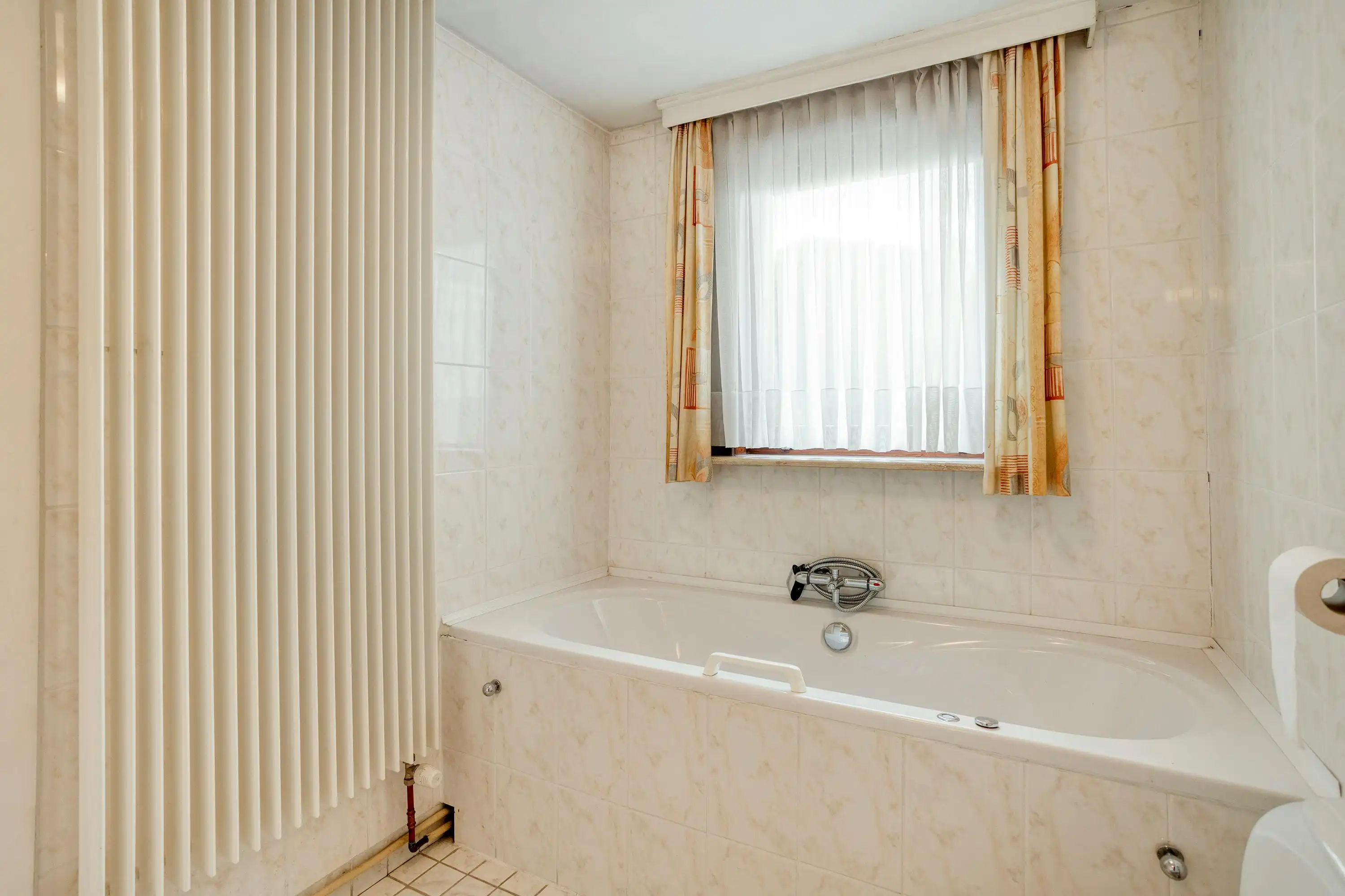 Ruime woning in Ieper met stadstuin en inpandige garage  foto 18