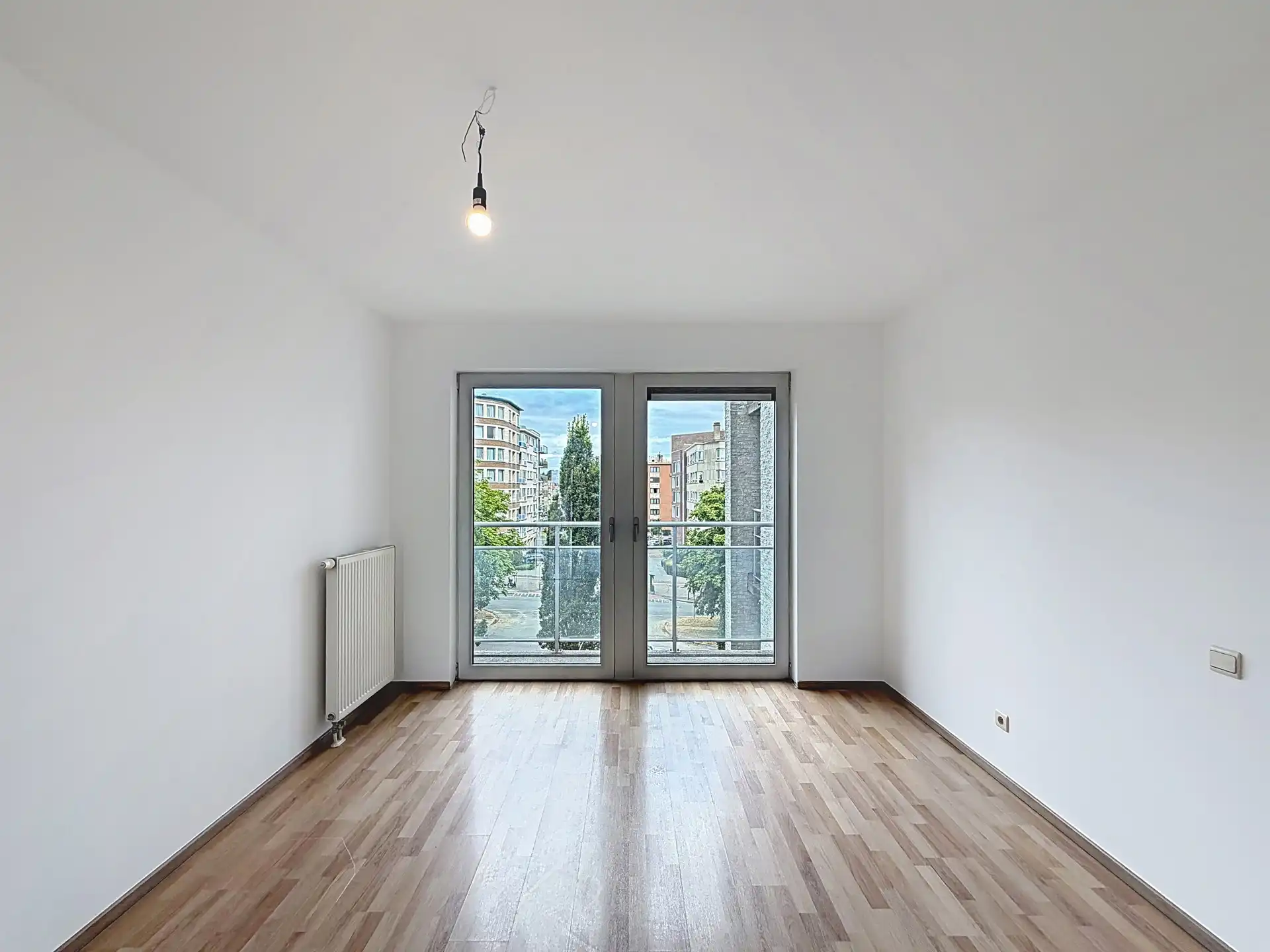Opgeknapt appartement met 2 slaapkamers foto 11