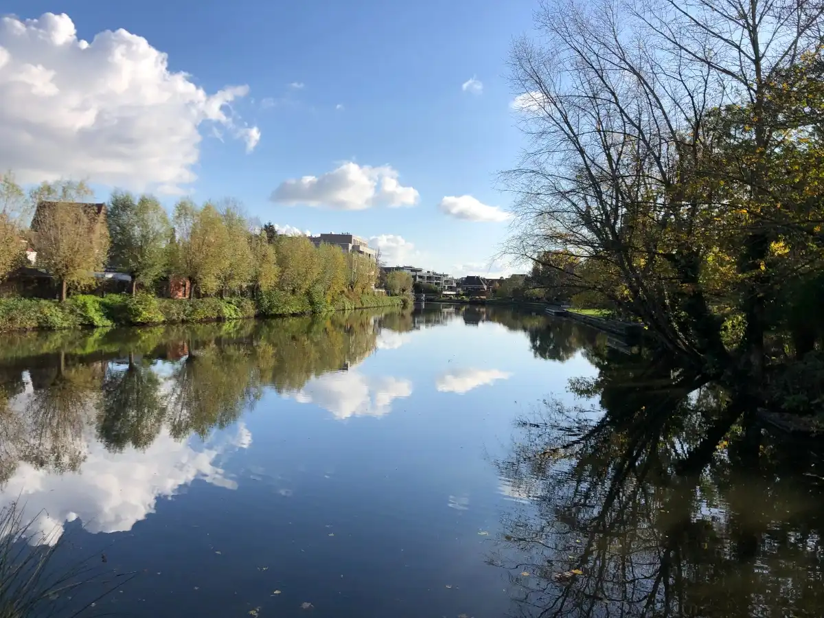 LUXE APPARTEMENT + zeer riant zongericht terras, dubbele garage & (wijn)kelder foto 9