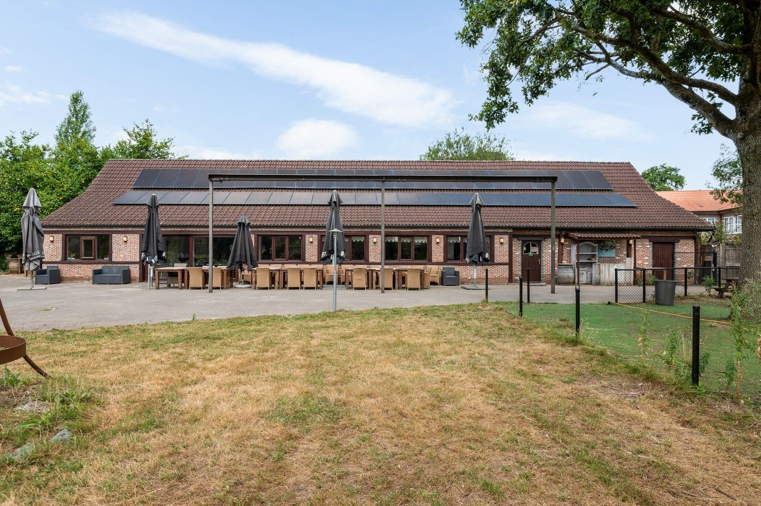 Polyvalent gebouw, appartement en magazijn te koop in Emblem! foto 37