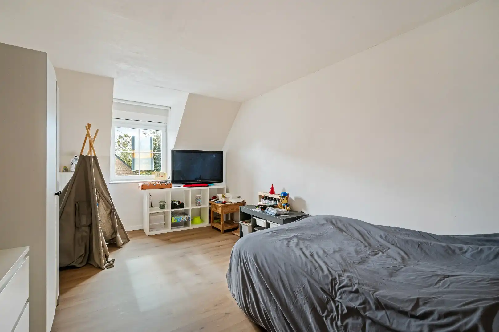 Instapklare halfopen woning met 4 slaapkamers, garage en tuin in Moorslede  foto 12