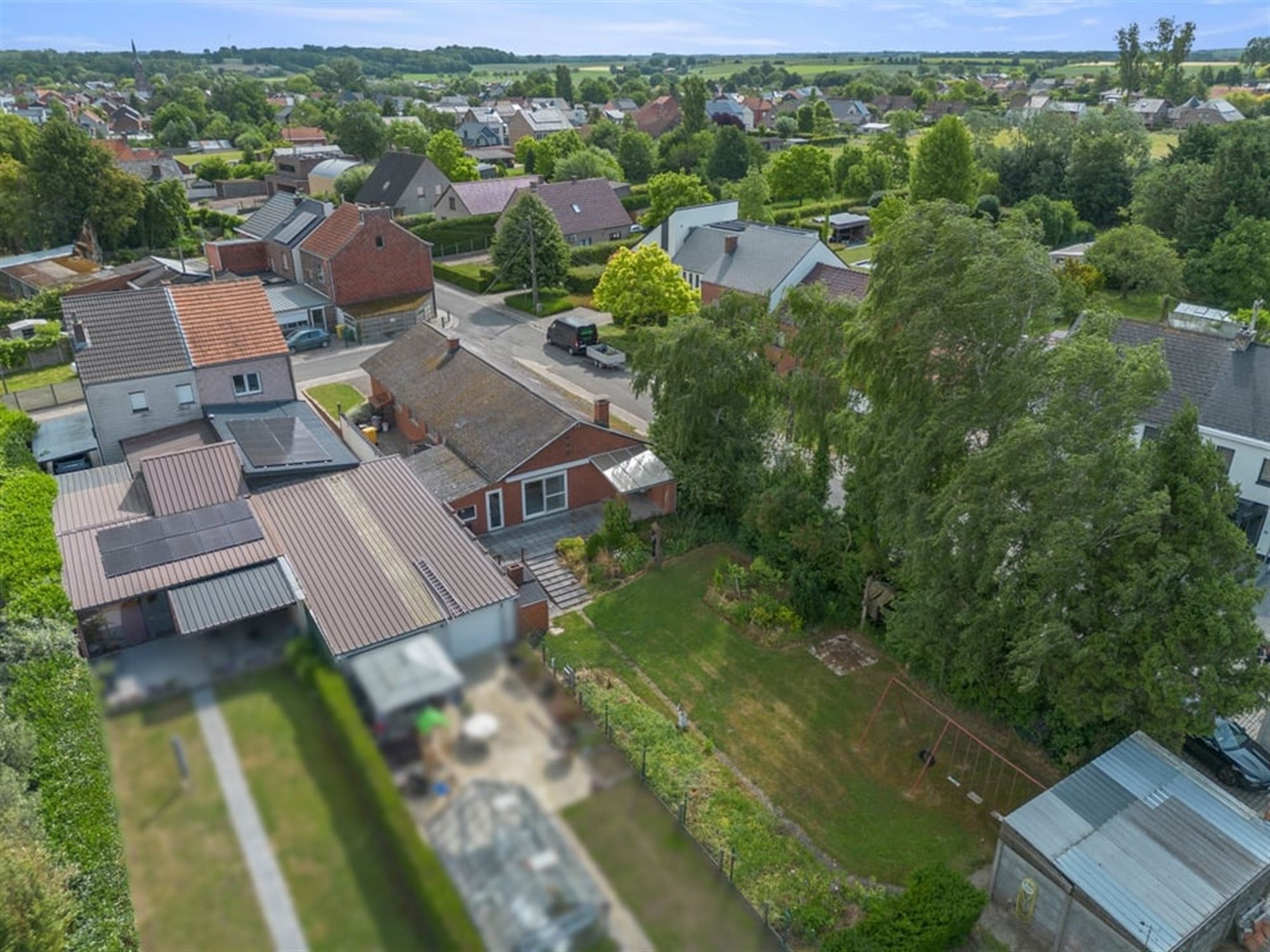 OP TE FRISSEN GELIJKVLOERSE GEZINSWONING OP EEN KNAP PERCEEL VAN 14A29CA IN WOMMERSOM foto 36