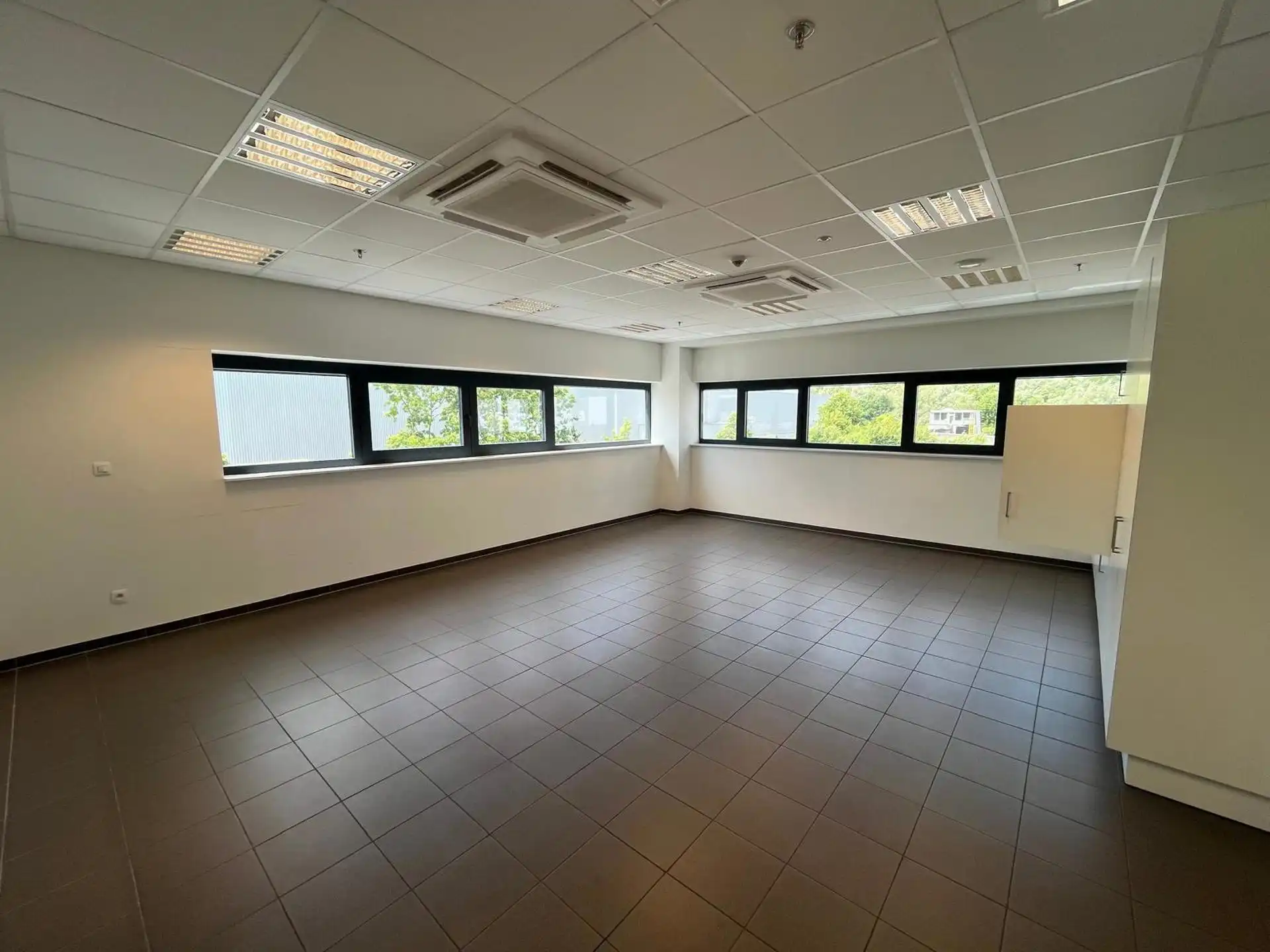 TE HUUR - Boom logistiek magazijn 6.516m² met 7 loskades foto 9