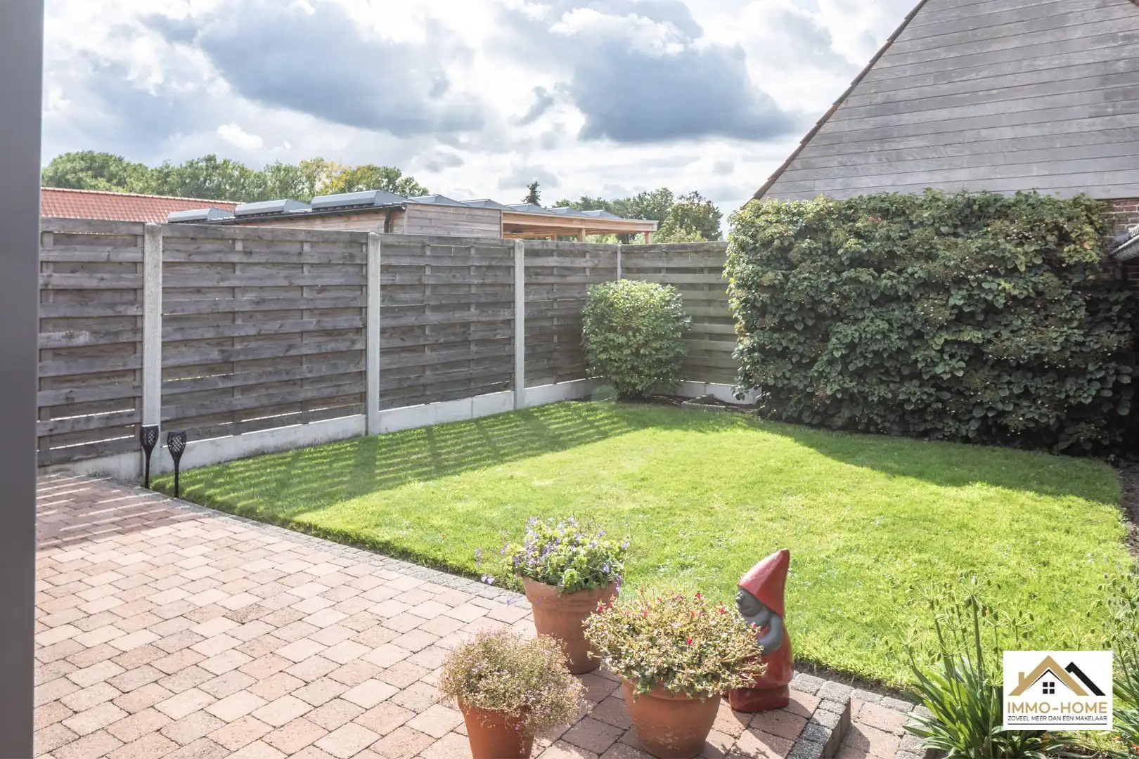 Halfopen bebouwing nabij centrum Wachtebeke foto 3