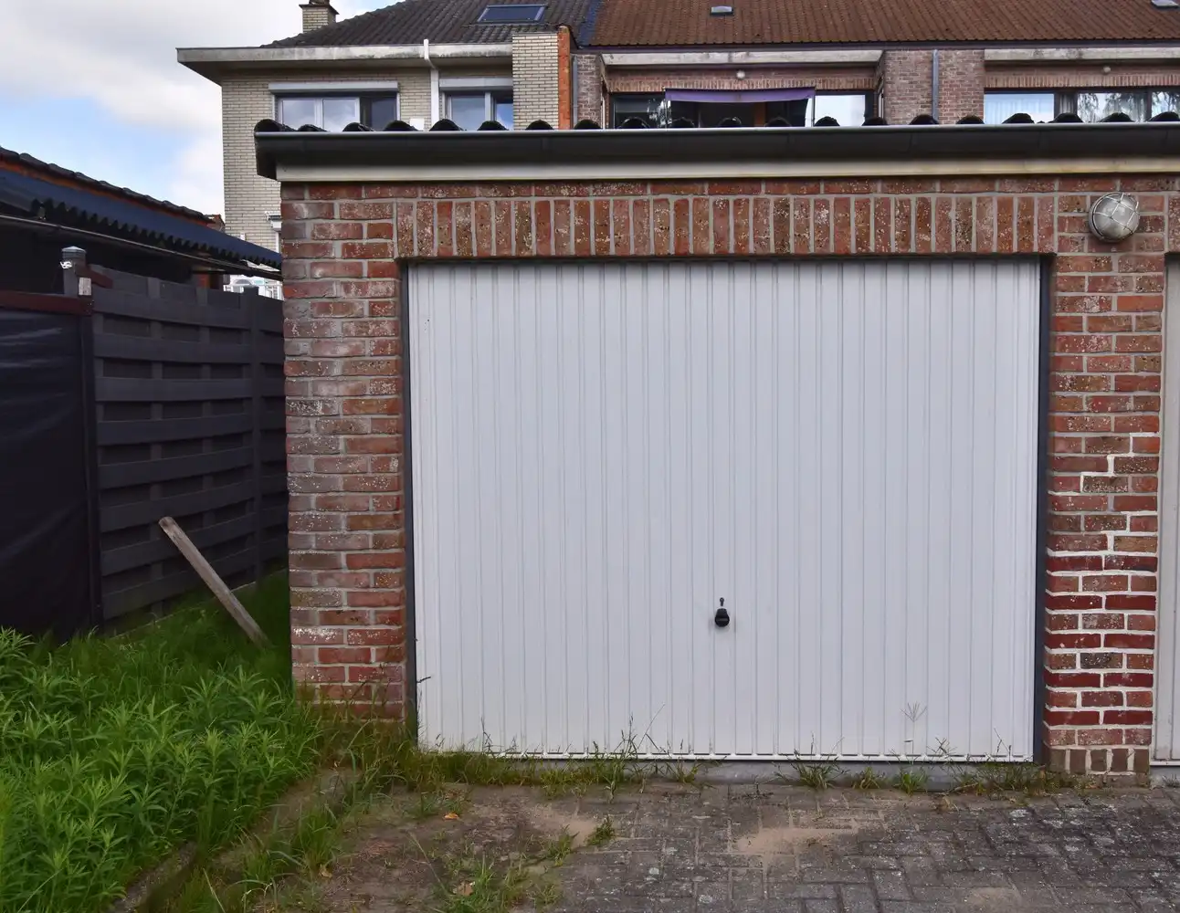 Appartement met 2 slaapkamers, terras en garage te Sint-Pieters-Leeuw foto 9