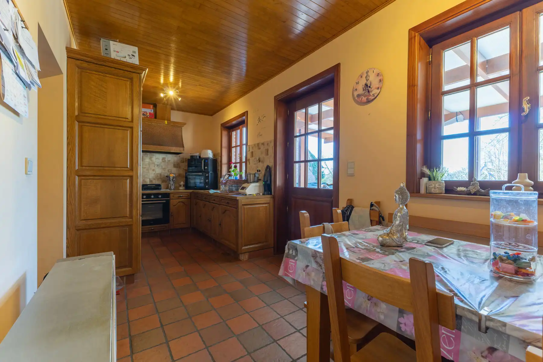 Villa met 4 slaapkamers, grote tuin en garage foto 7