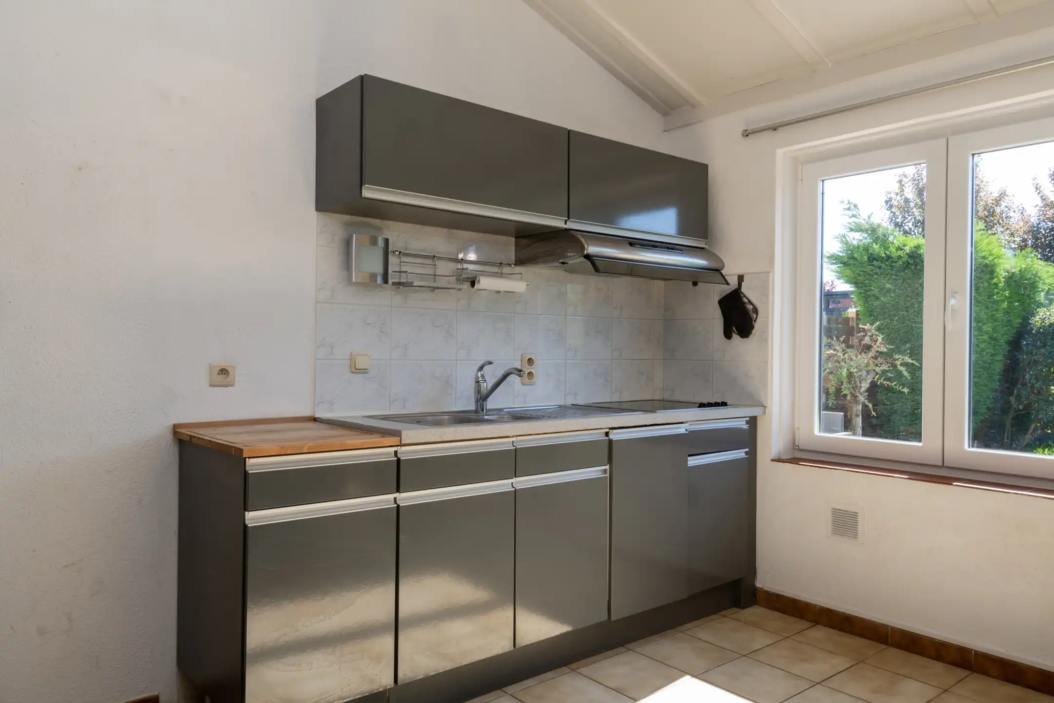 Charmant duinenhuisje aan natuurreservaat – 2 slaapkamers, tuin & parking. foto 9