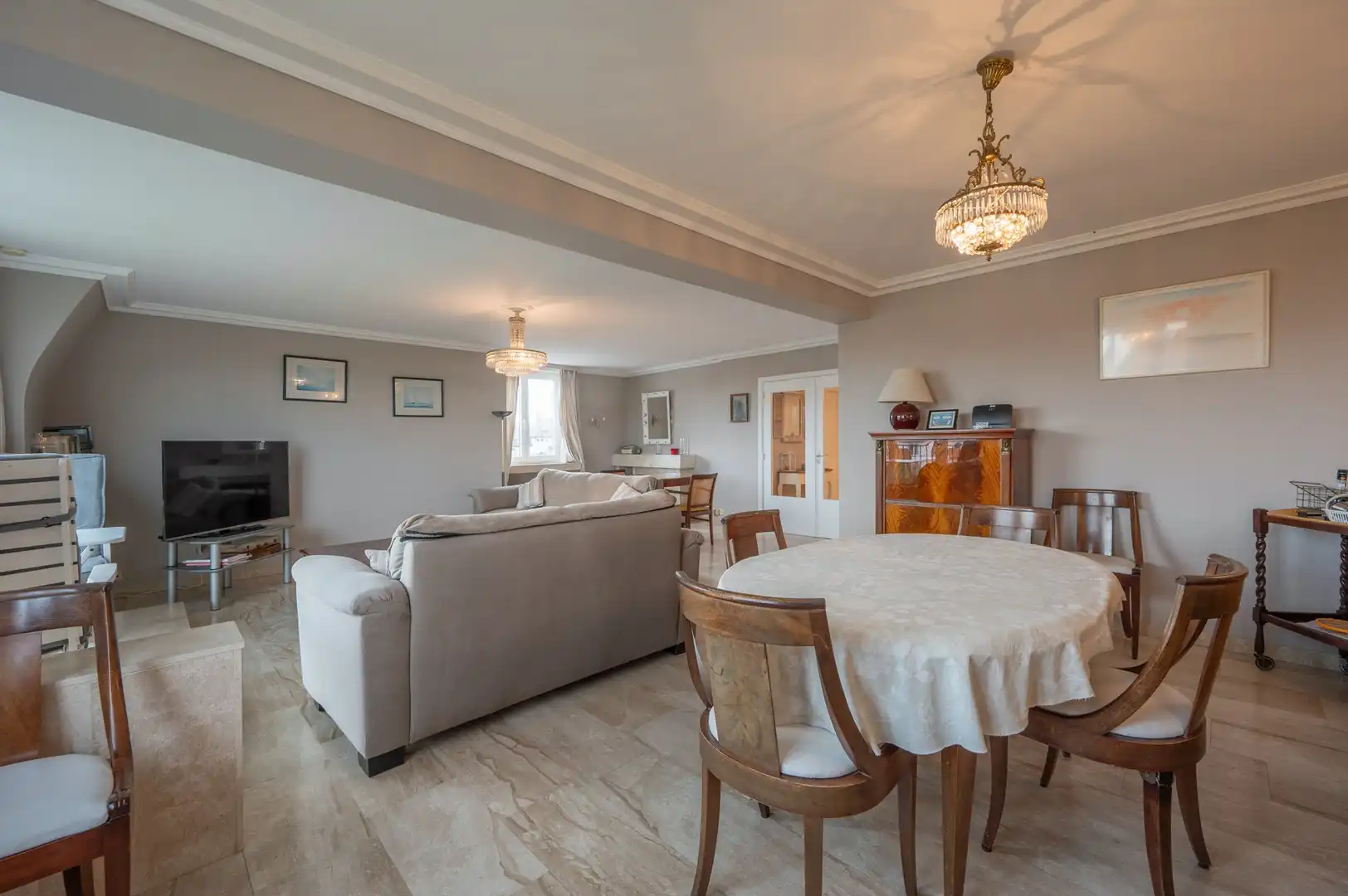 Hoekappartement van 130m² gelegen in een villa residentie in het Zoute. foto 4