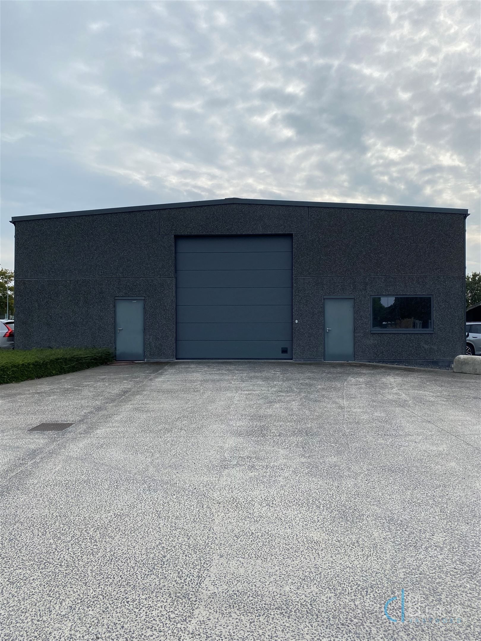 Ruime, moderne loods te huur op goed bereikbare locatie!  foto {{pictureIndex}}