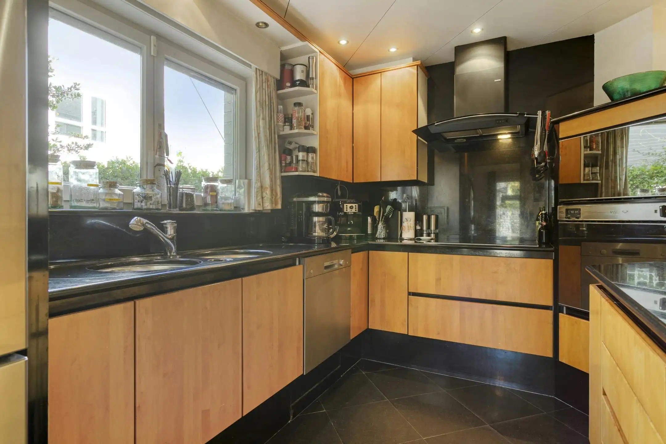 Unieke eigendom met veelzijdige mogelijkheden te Sint-Andries foto 7