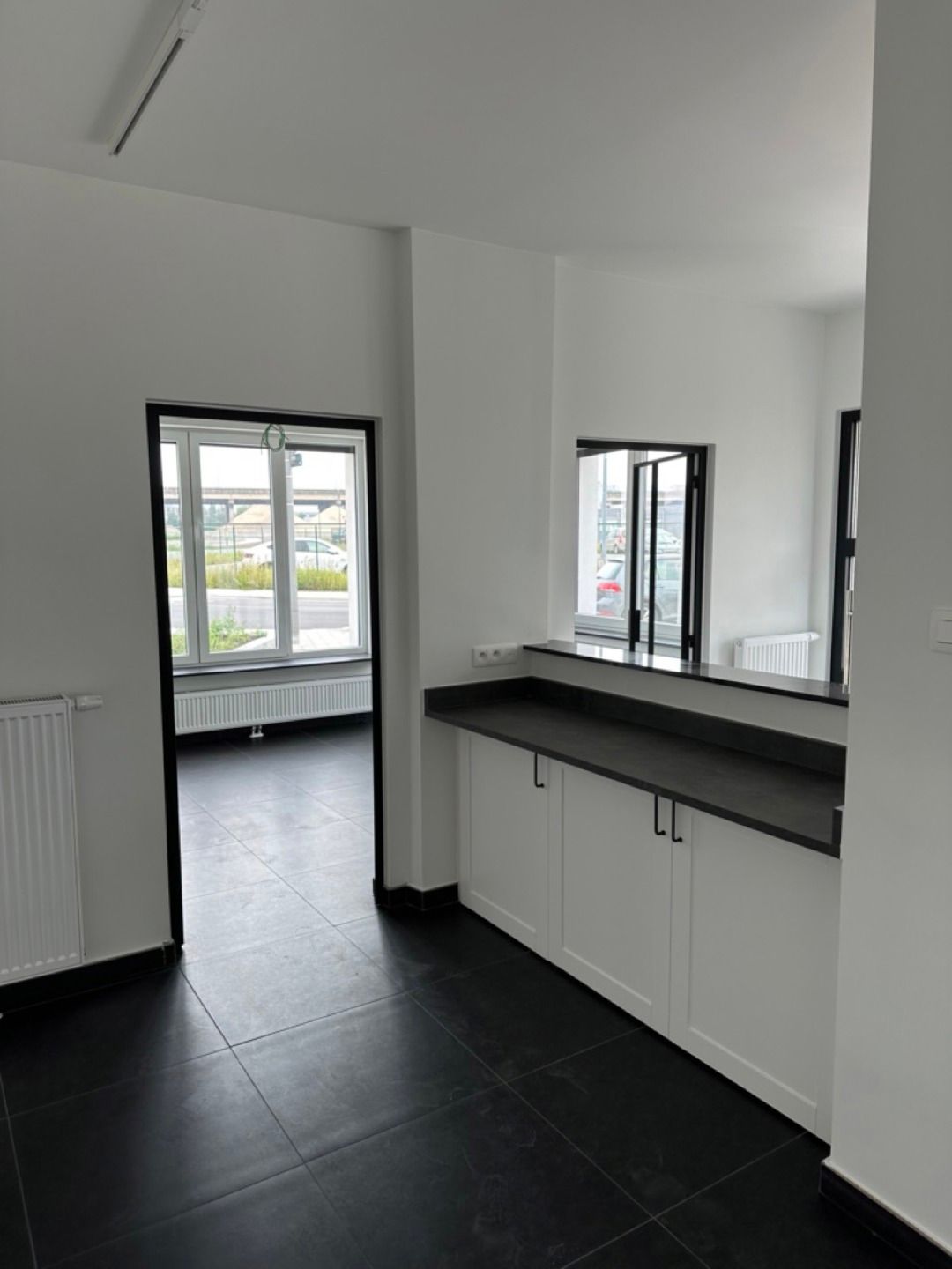 TE KOOP Kantoor met duplex appartement foto 2