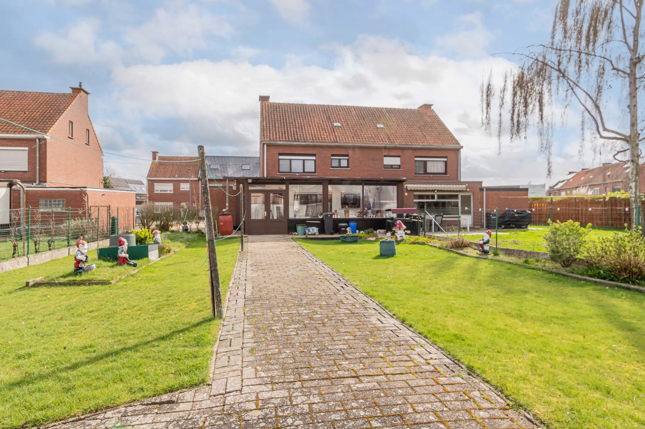 Op te frissen HOB met tuin en garage in Blaasveld foto 3