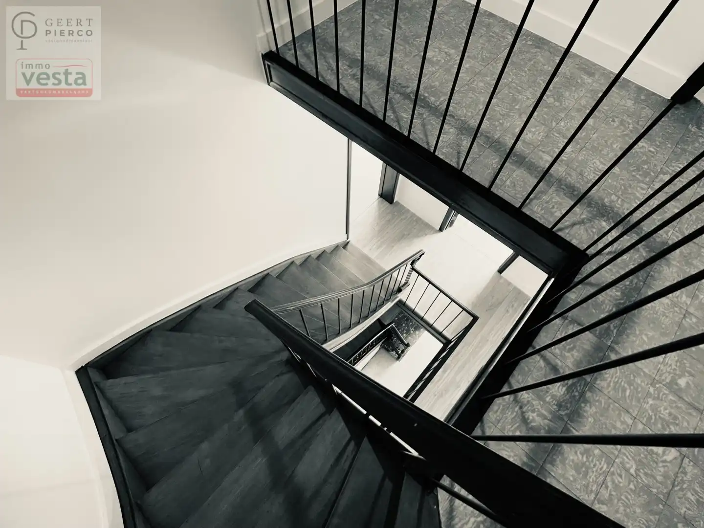 Prachtige gerenoveerde gezinswoning foto 29