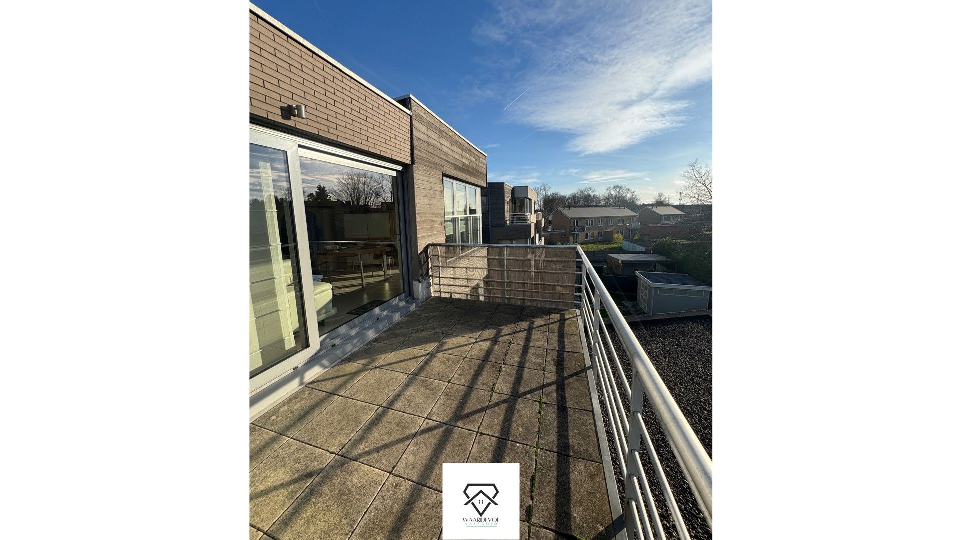 Lichtrijk en rustig appartement te koop met carport foto 18