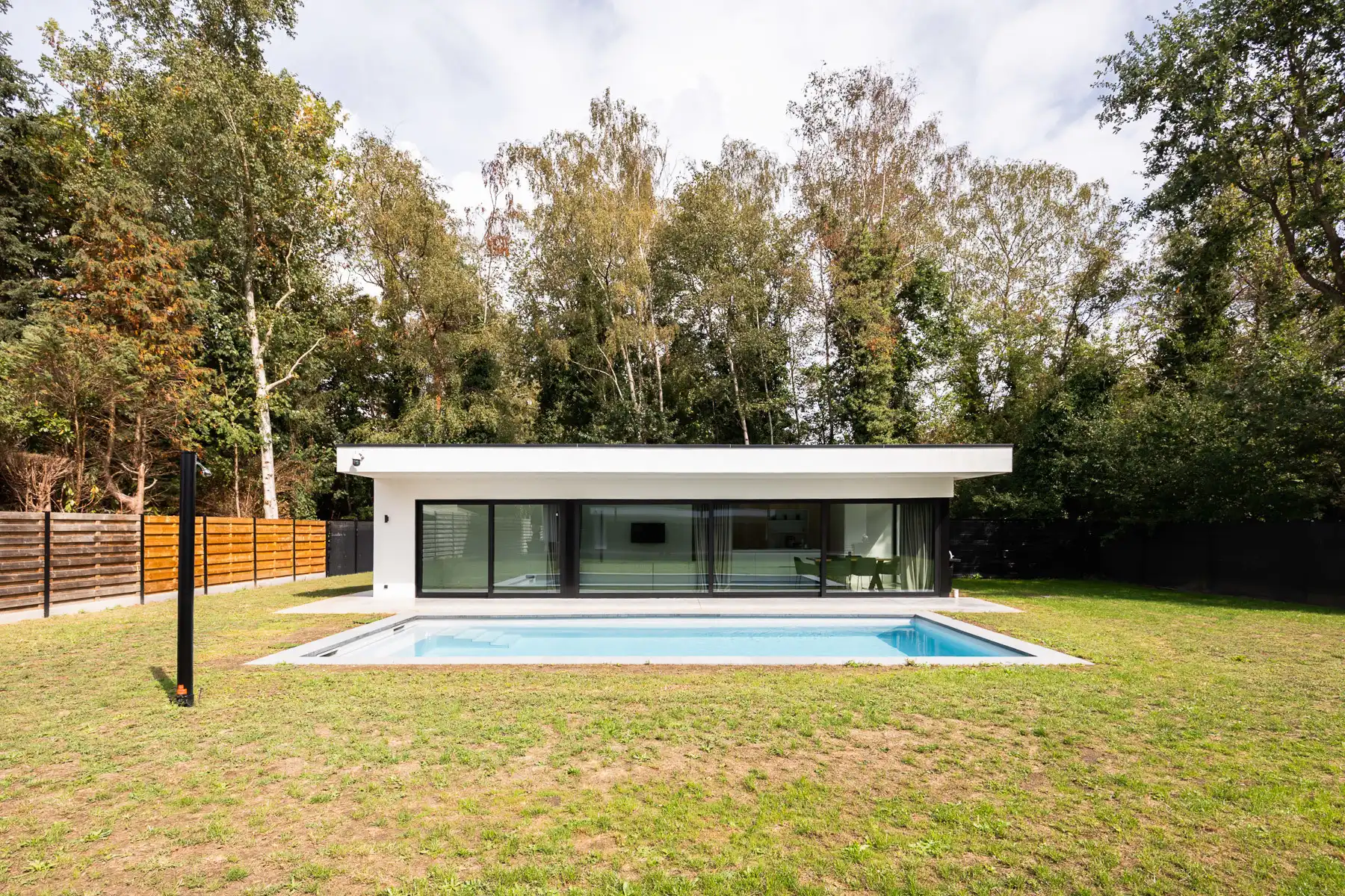 Exclusieve energiezuinige villa met zwembad en poolhouse foto 28