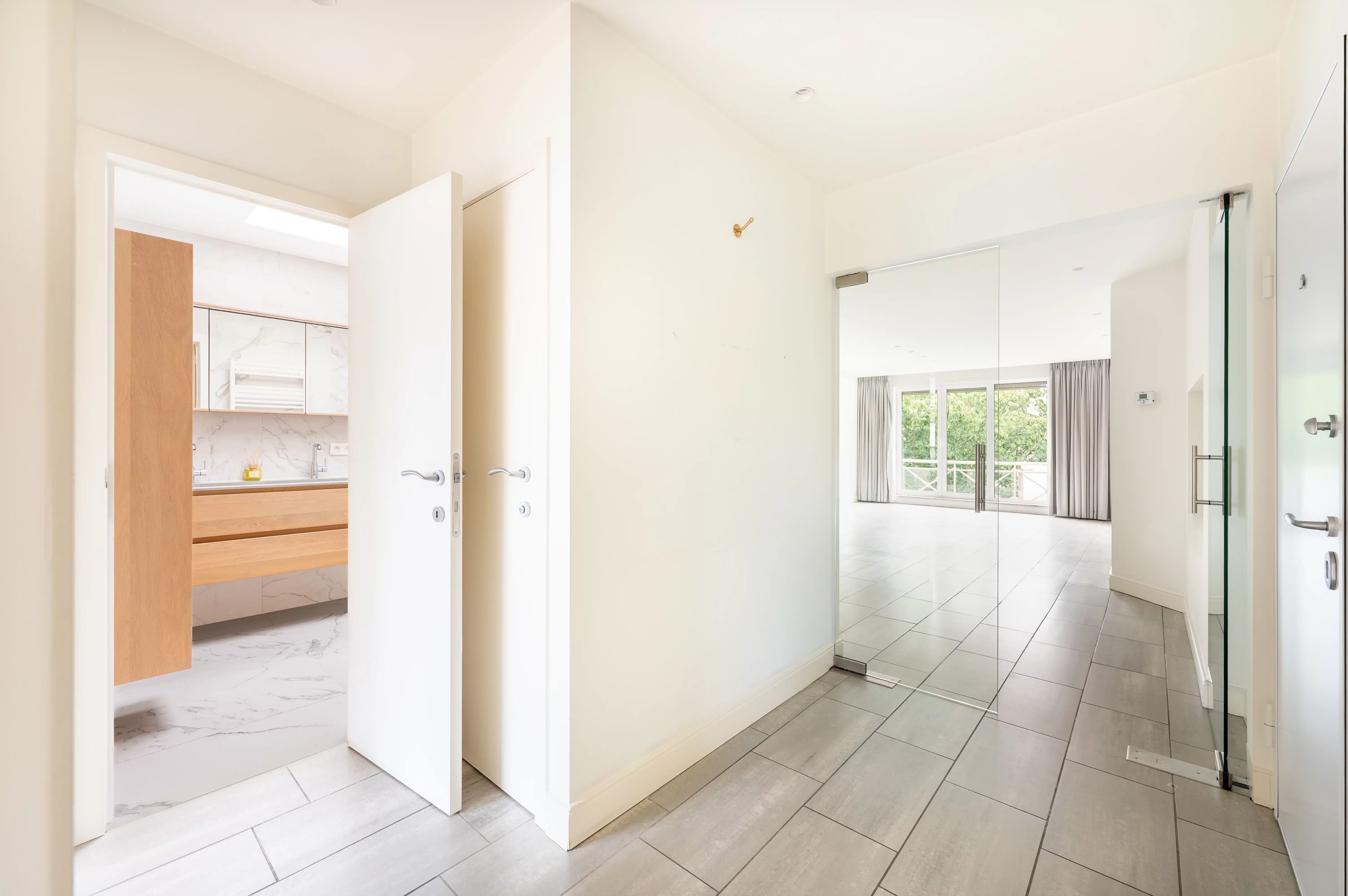 Instapklaar appartement met zonnig terras en garagebox in Brasschaat! foto 14