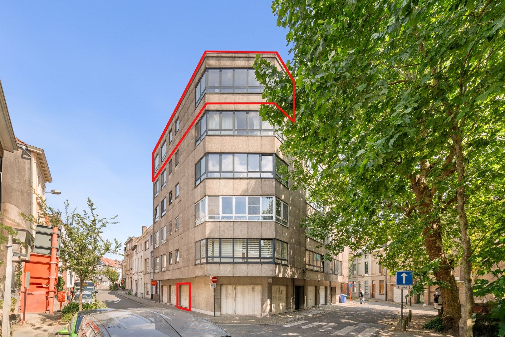 Instapklaar ruim hoek appartement met prachtig open zicht foto {{pictureIndex}}
