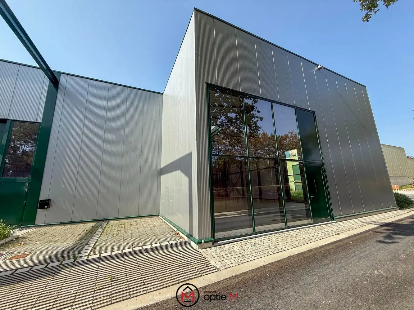 Nieuwbouw KMO-unit met mogelijkheid voor showroom/kantoren foto 3