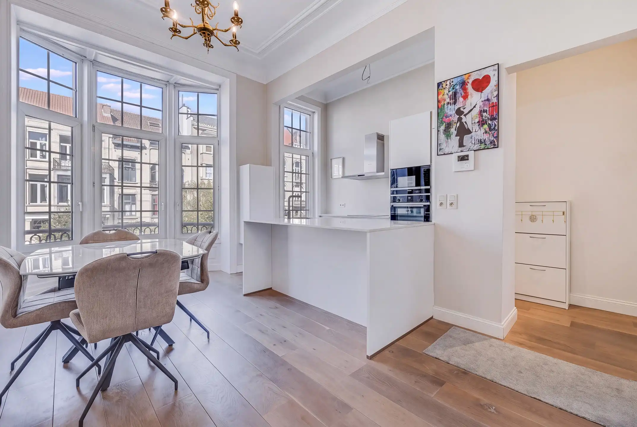 Licht en sfeervol appartement met 1 slaapkamer! foto 2
