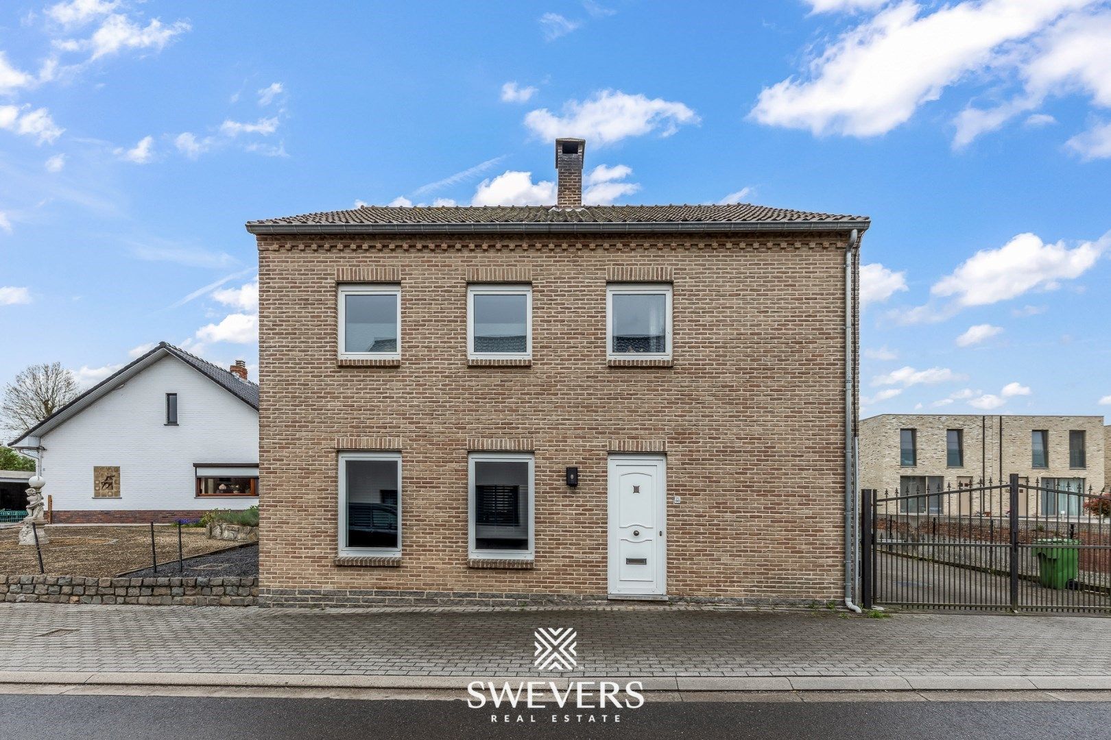 Vrijstaande woning met veranda, garage & zonnige tuin foto 24