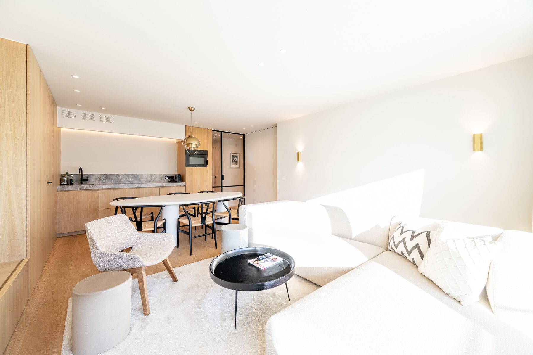 Stijlvol afgewerkt tweeslaapkamer appartement in het Zoute foto 6