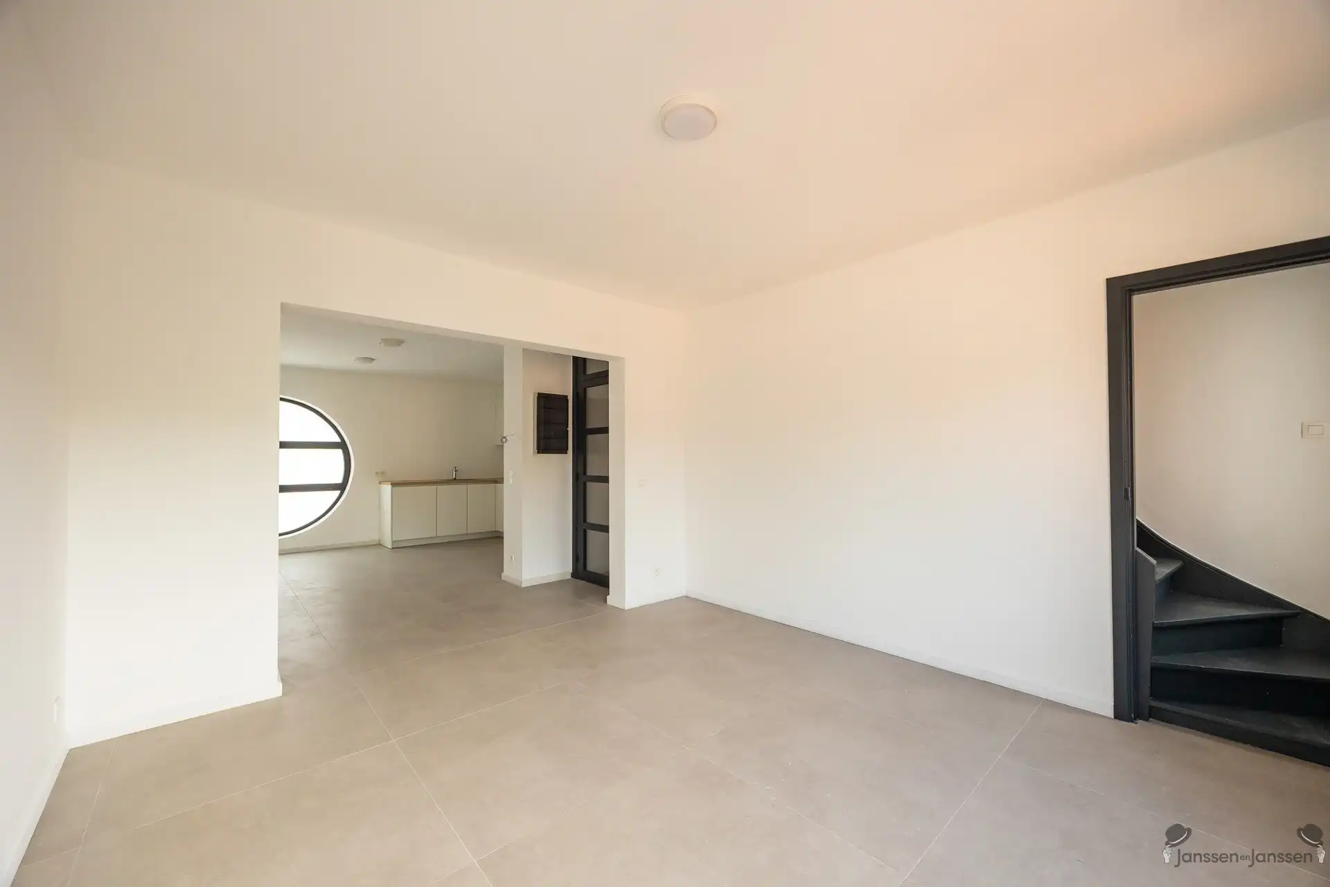 Karaktervolle, gerenoveerde woning met veelzijdige indeling tegenover de kerk van Brecht  foto 5