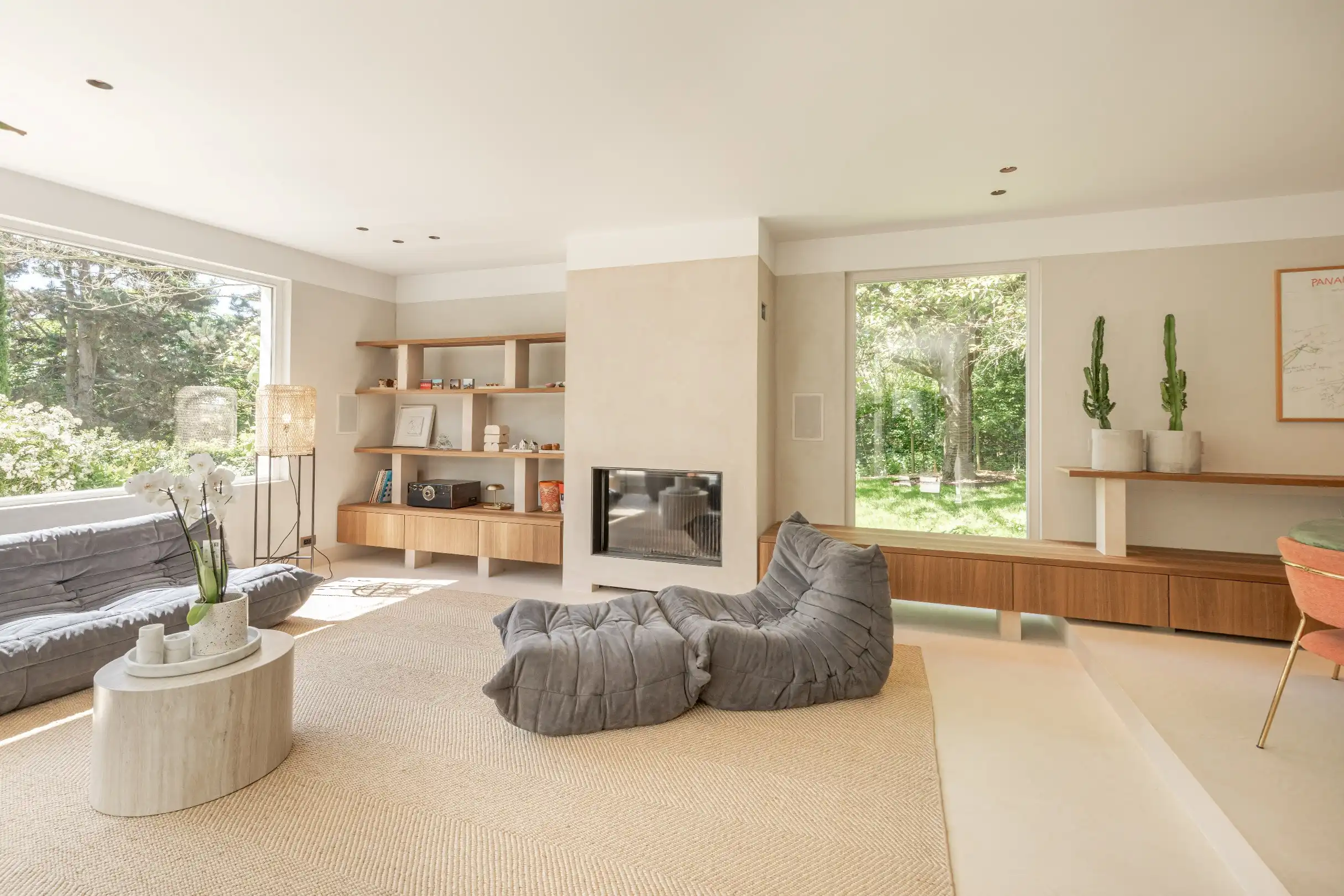 Prachtige modernistische villa met parktuin. foto 3