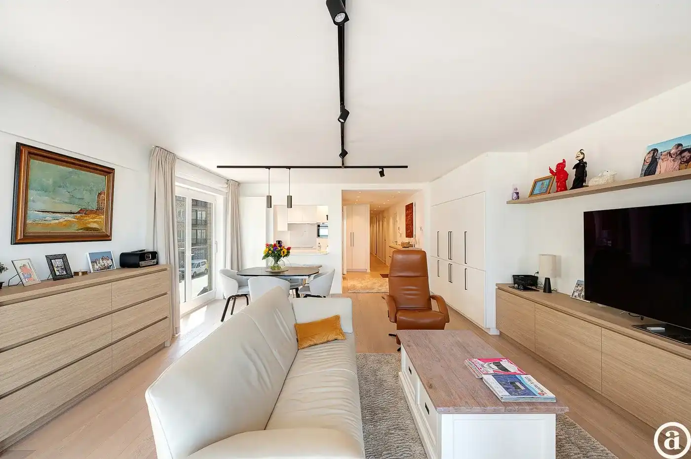 Prachtig gerenoveerd  hoek appartement op het Rubensplein. foto 9