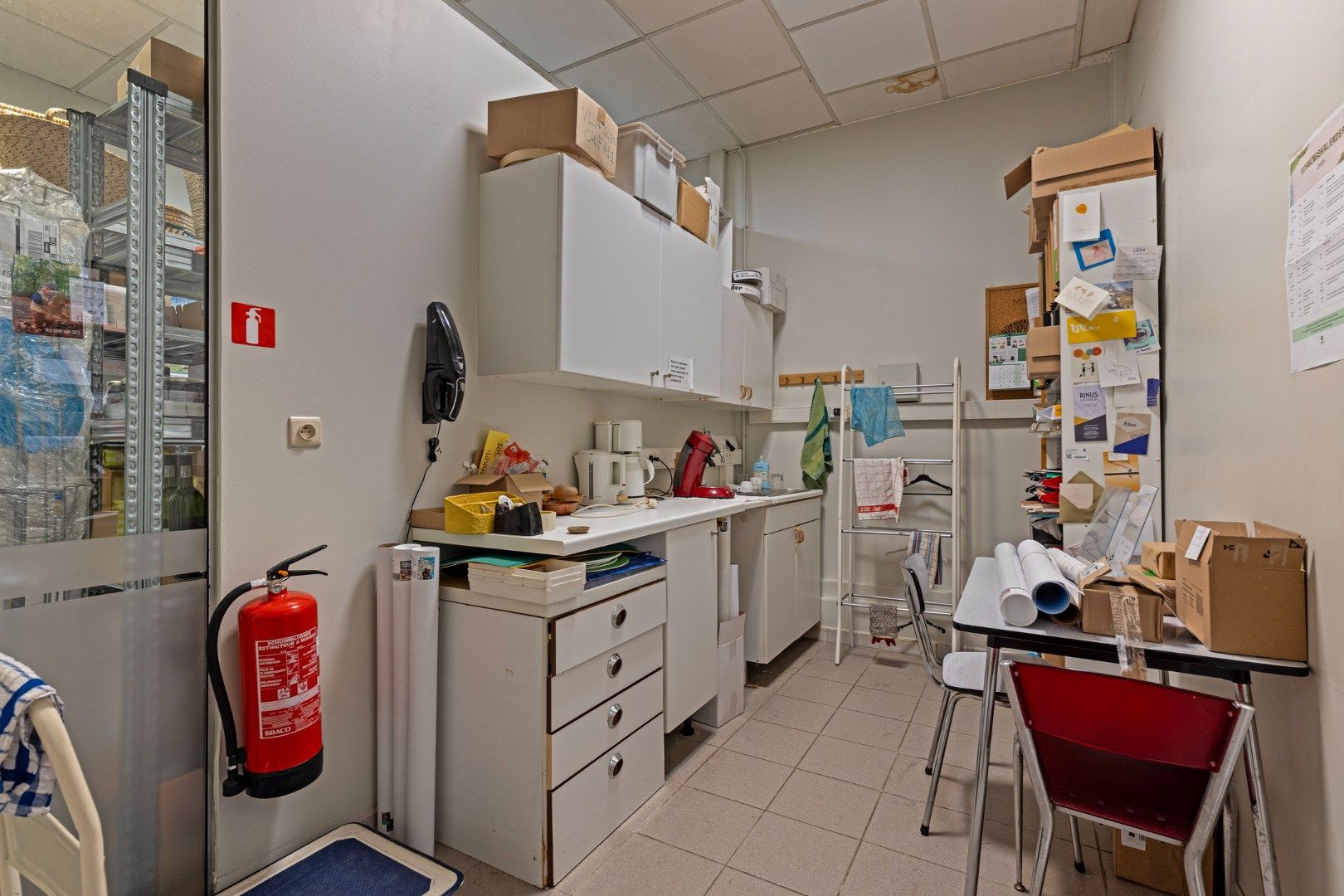 Verhuurde handelsruimte in hartje Zottegem – ideale investering! foto 7