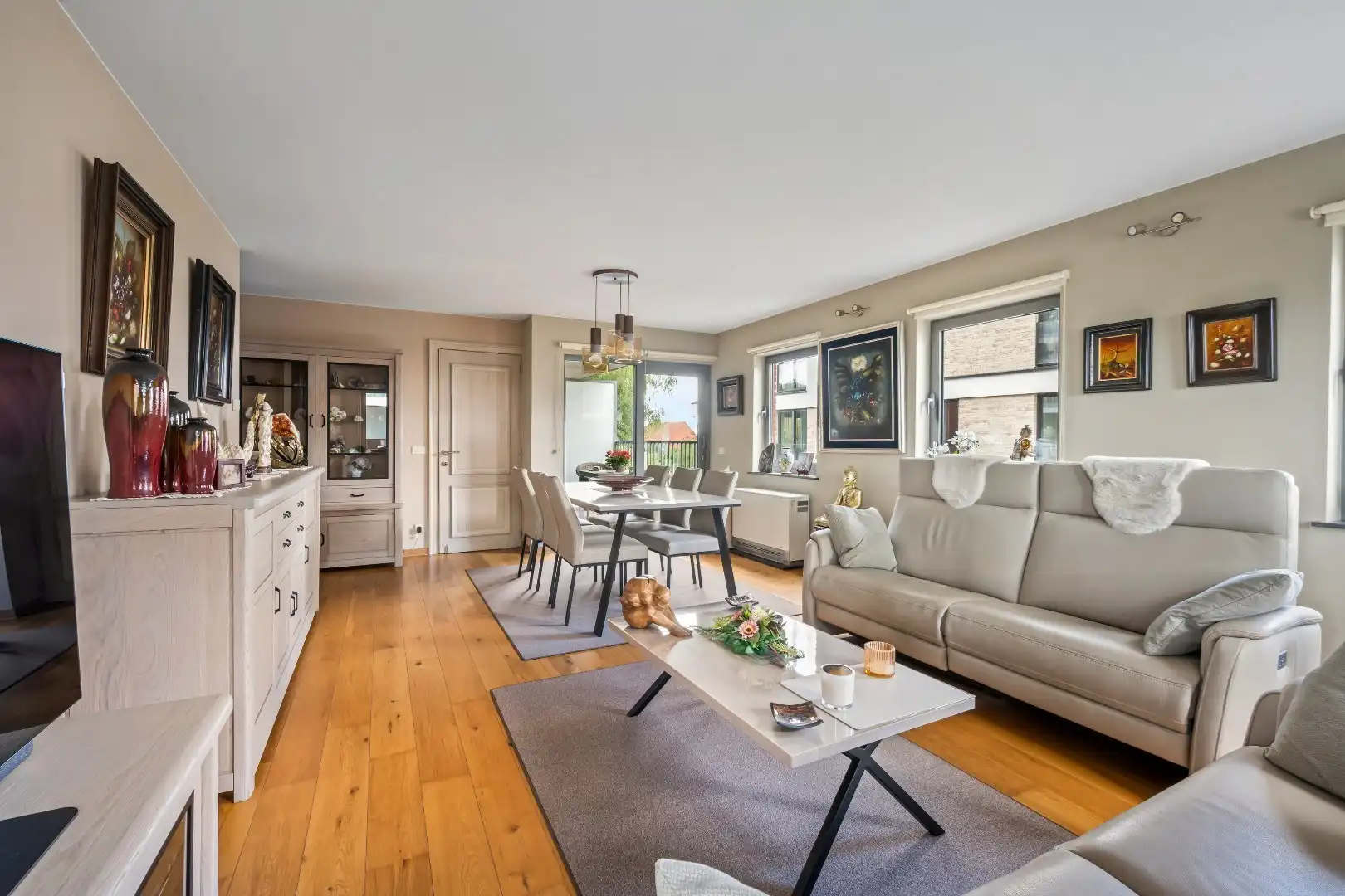 Prachtig appartement met 2 slaapkamers en 2 terrassen. foto 5