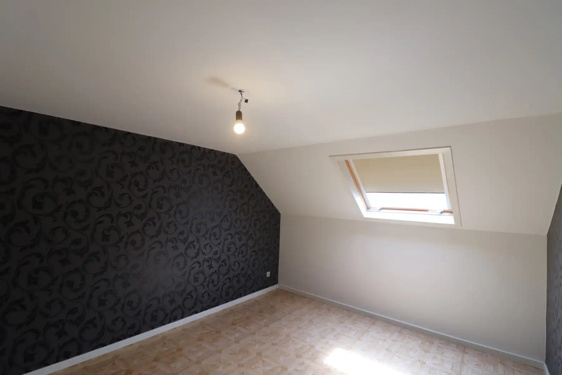 Woning met 4 slaapkamers, terras met tuin en garage. foto 10