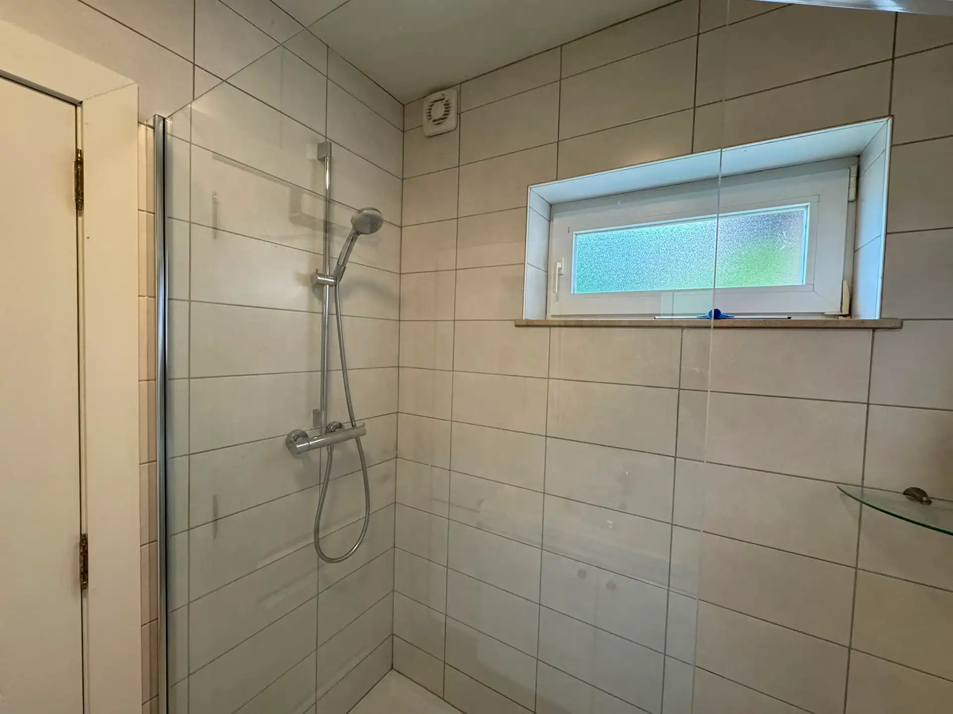 Rustig gelegen 2 slpk woning met ruime tuin foto 8
