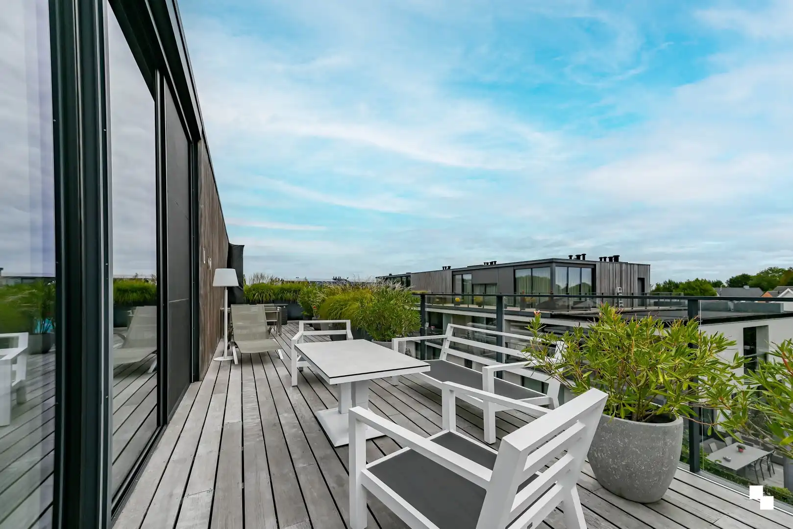 Uniek & bijna energieneutraal penthouse met riant terras te Bosmolens foto 13