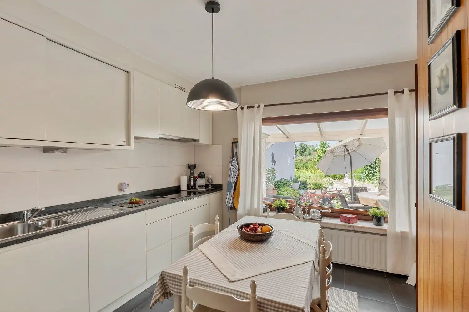Charmante halfopen bebouwing met 3 slaapkamers, ruime tuin en overdekt zwembad op een perceel van 600 m² foto 14