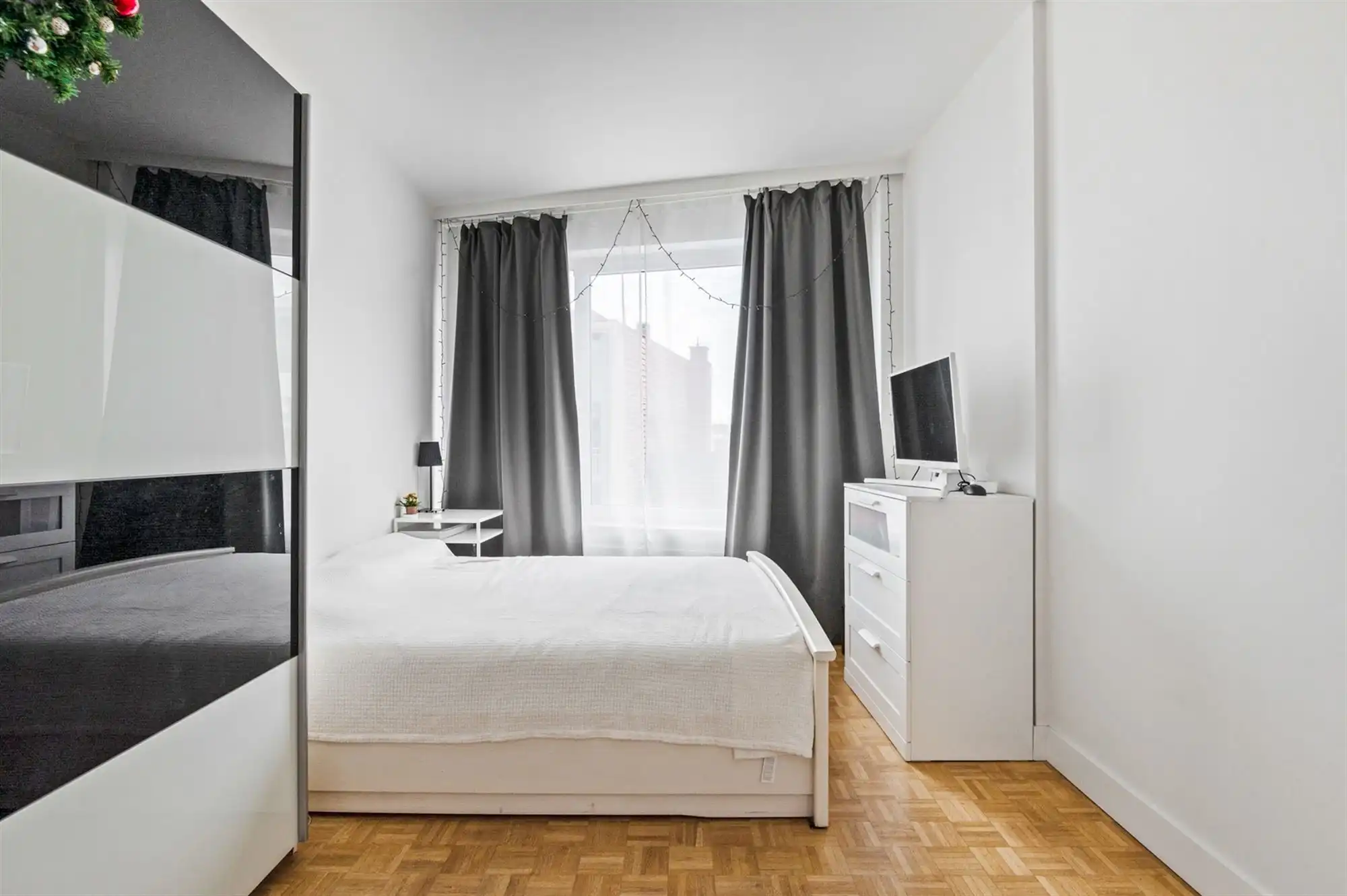 Modern vernieuwd 1-slpk appartement met frisse uitstraling foto 9