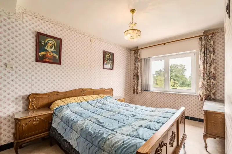 Ruime halfopen woning met potentieel foto 8